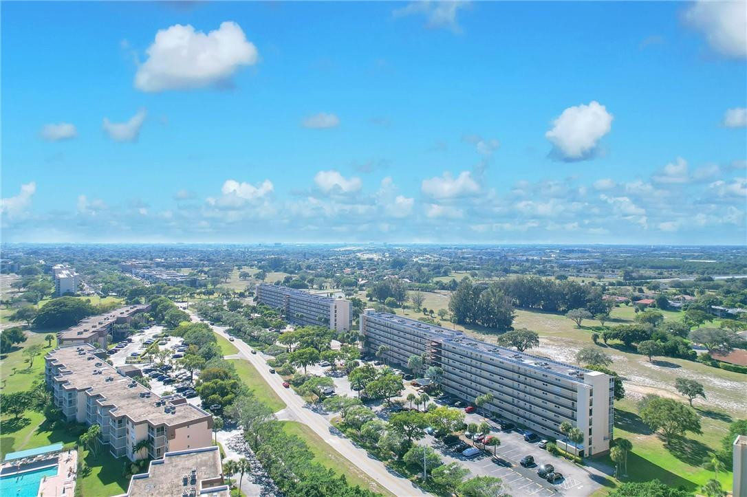 Boca Teeca Condo #004 - Residential