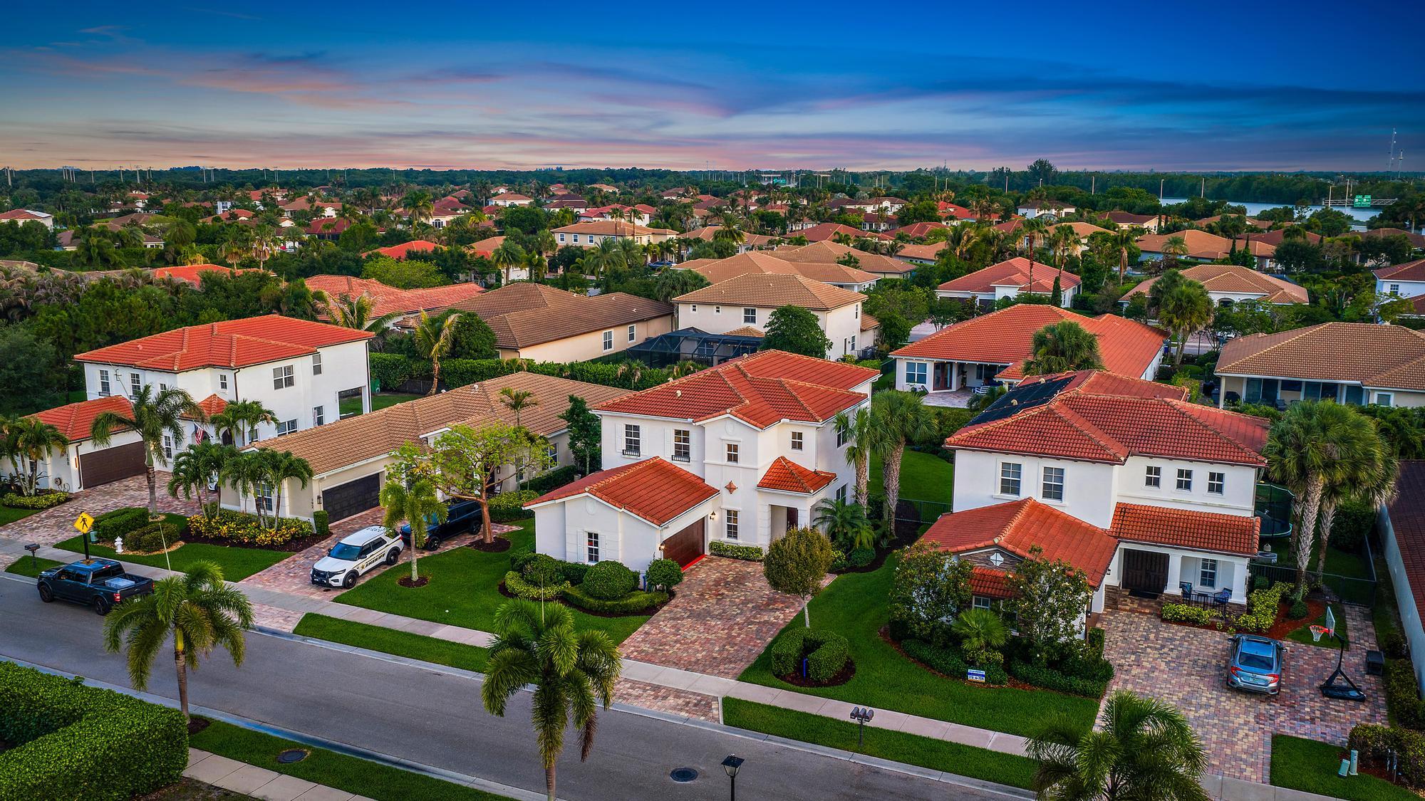 LOXAHATCHEE RESERVE NORTH - Residential