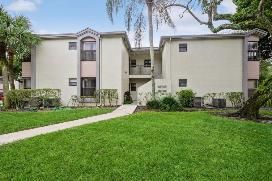 ALL AGES WELCOME! TOTALLY UPDATED3BED 2BATH,SPLIT FLOOR PLAN,NEW PORCELAIN TILE IN ALL LIVING & BEDROOM AREAS, UPDATED GOURMET CHEFS KITCHEN WITH NE FLAT PANEL,CONTEMPORARY CABINETS WITH NEW QUARTZ COUNTER TOPS,NEW SINGLE BOWL UNDER MOUNT SINK & FAUCET, NEW STAINLESS STEEL  APPLIANCES, FEATURING DOUBLE DOOR REFRIGERATOR WITH WATER & ICE, NEW GLASS TOP RANGE OVEN, NEW MICROWAVE & HIGH EFFICIENCY DISHWASHER, MASTER BATH REDONE WITH NEW CLOSET, FULL SIZE WASHER & DRYER, SCREENED PATIO, WATER & BASIC CABLE INCLUDED IN THE RENT, TOWNSHIP AMENITIES INCLUDE OLYMPIC SIZE POOL, TENNIS, FITNESS ROOM, LIBRARY, RACQUETBALL,