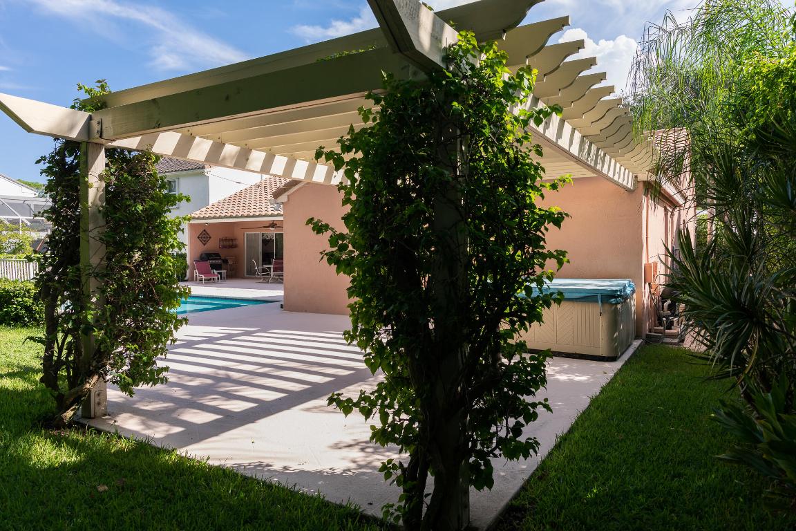 Gardens Hunt Club - Residential