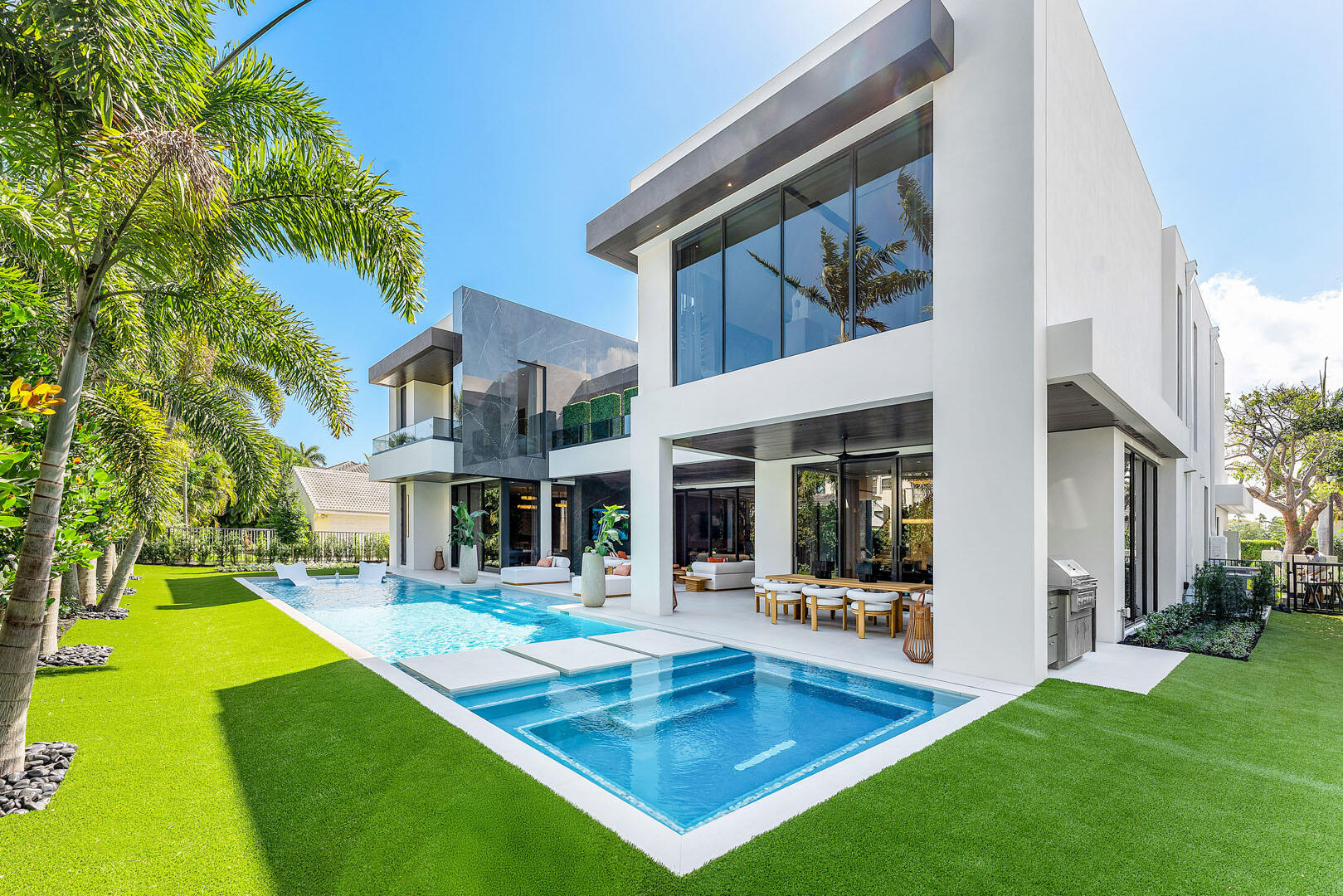 ROYAL PALM YACHT & COUNTRY CLUB - Residential