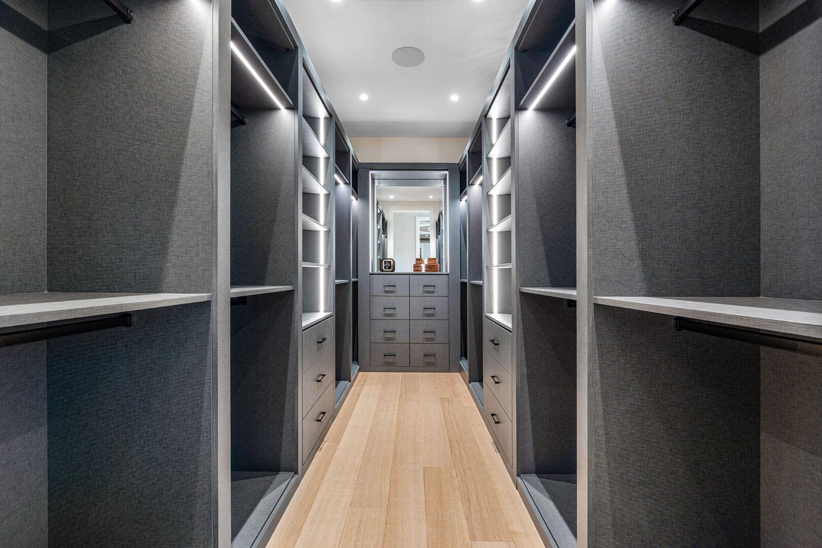 ROYAL PALM YACHT & COUNTR - Residential