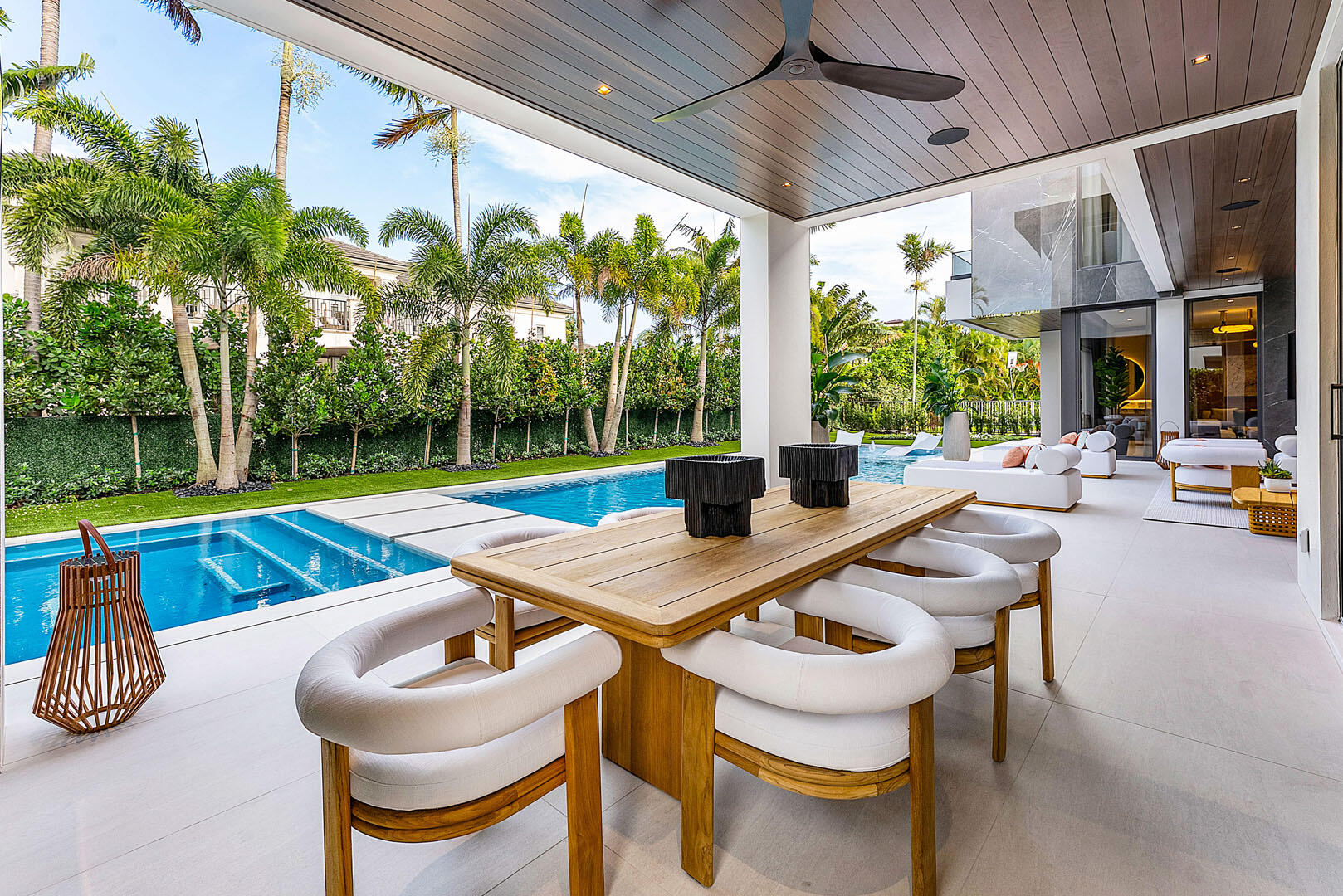 ROYAL PALM YACHT & COUNTRY CLUB - Residential