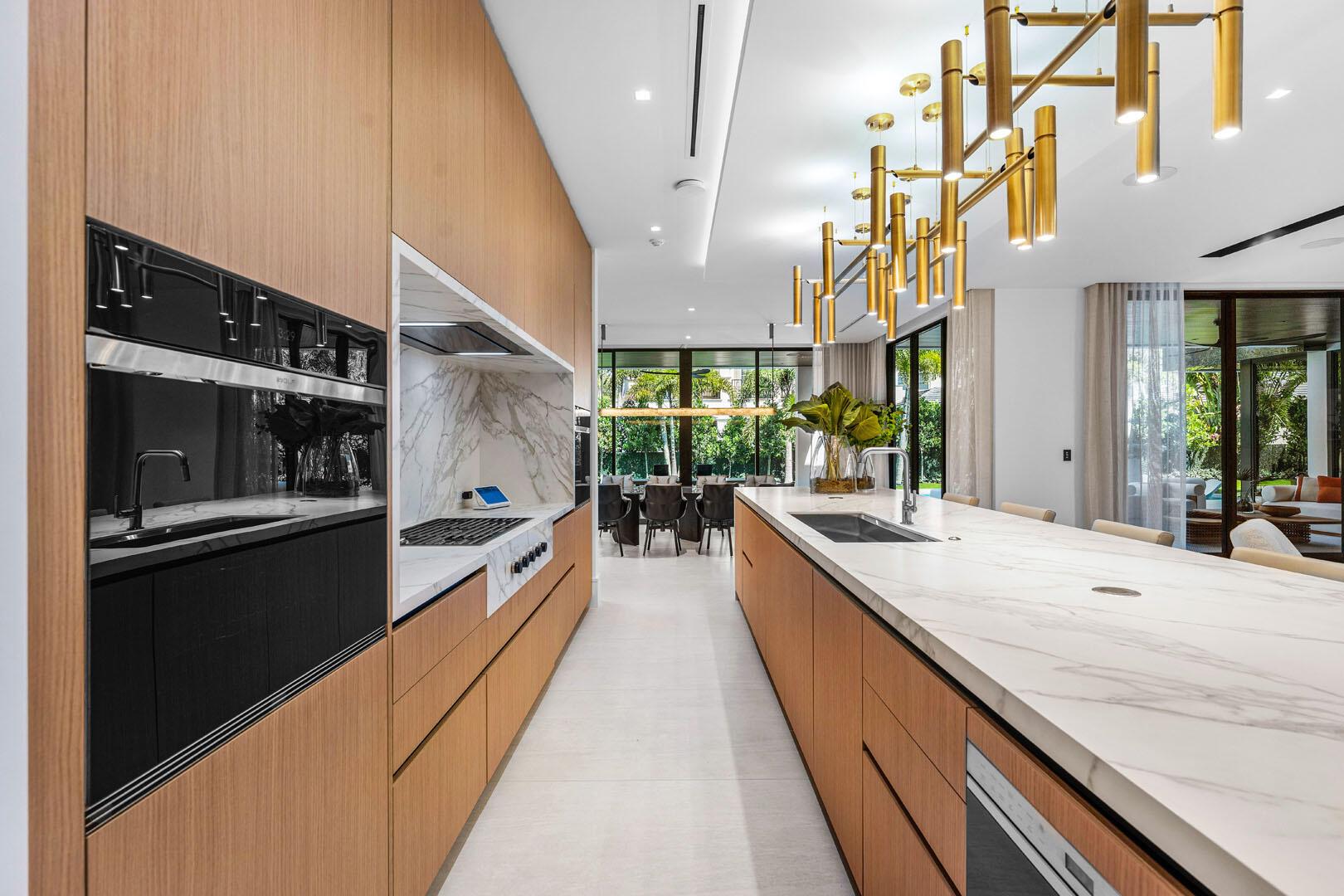 ROYAL PALM YACHT & COUNTR - Residential