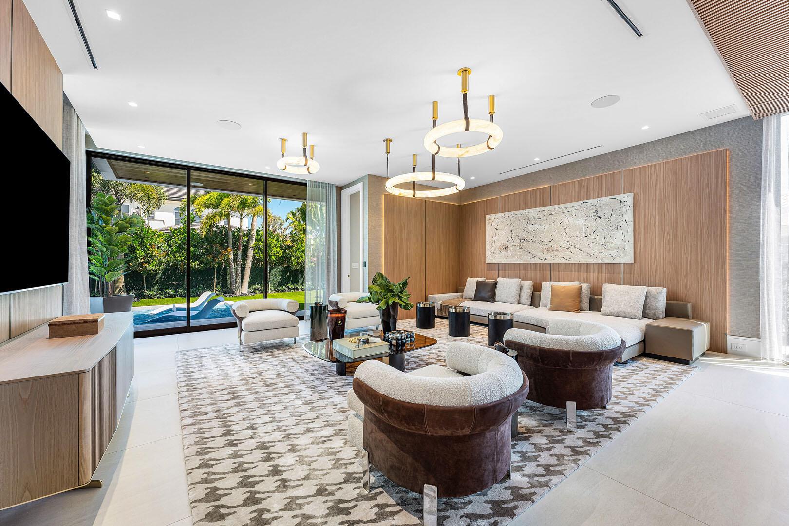 ROYAL PALM YACHT & COUNTR - Residential