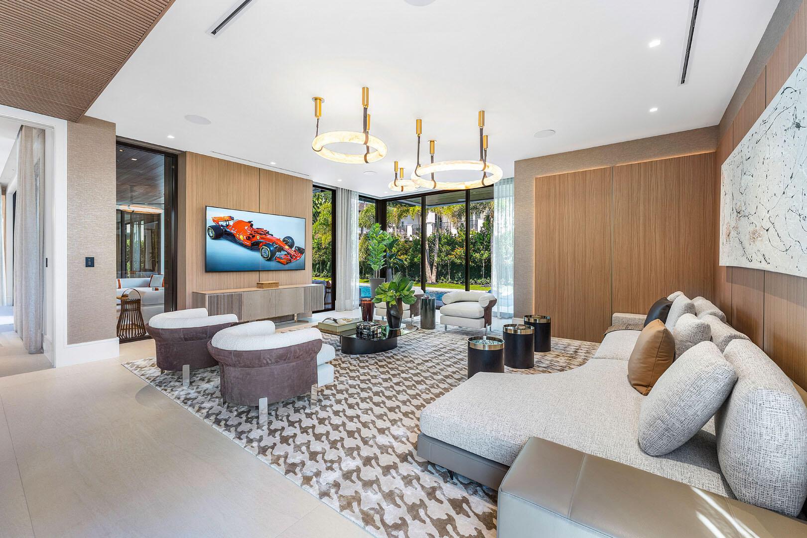 ROYAL PALM YACHT & COUNTR - Residential