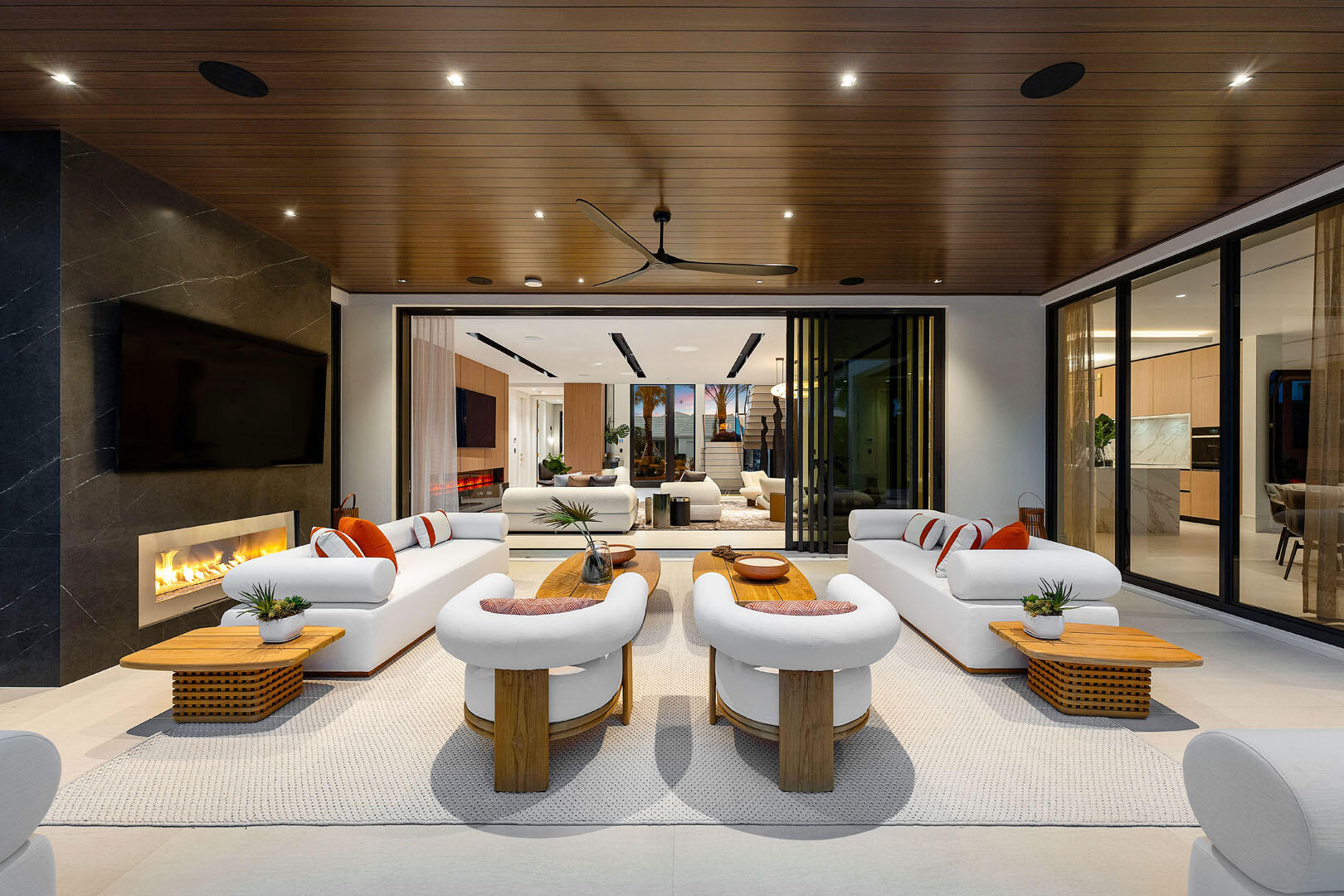 ROYAL PALM YACHT & COUNTRY CLUB - Residential