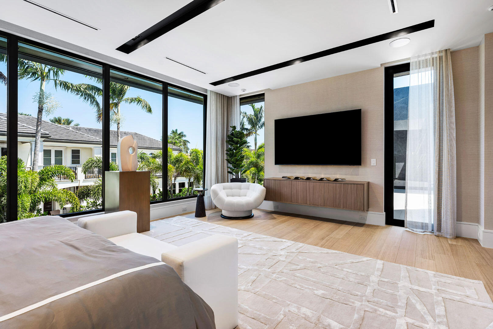 ROYAL PALM YACHT & COUNTRY CLUB - Residential