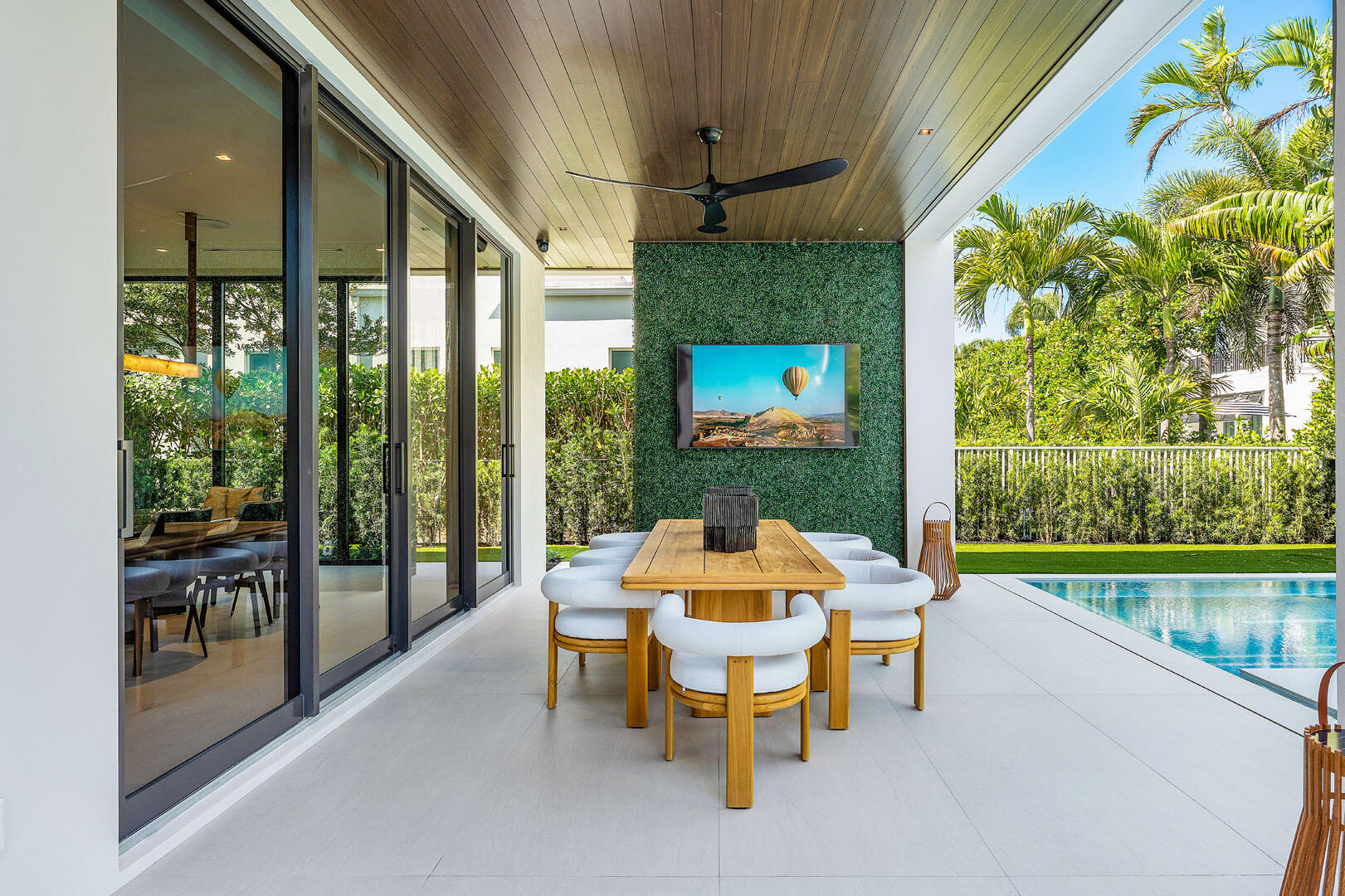 ROYAL PALM YACHT & COUNTRY CLUB - Residential