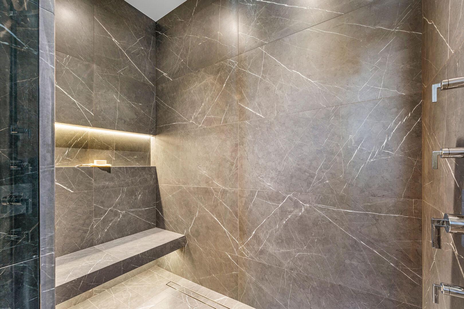 ROYAL PALM YACHT & COUNTR - Residential