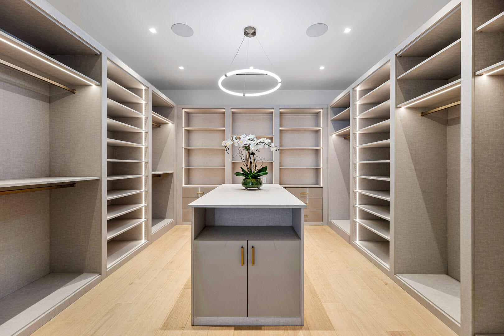 ROYAL PALM YACHT & COUNTRY CLUB - Residential