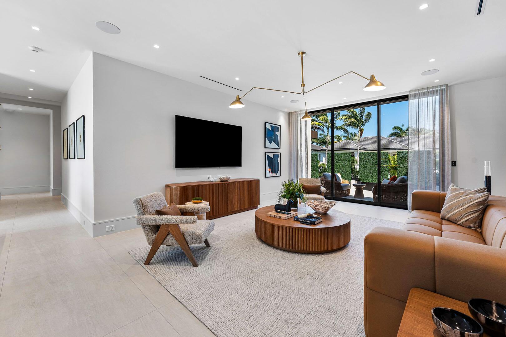 ROYAL PALM YACHT & COUNTR - Residential