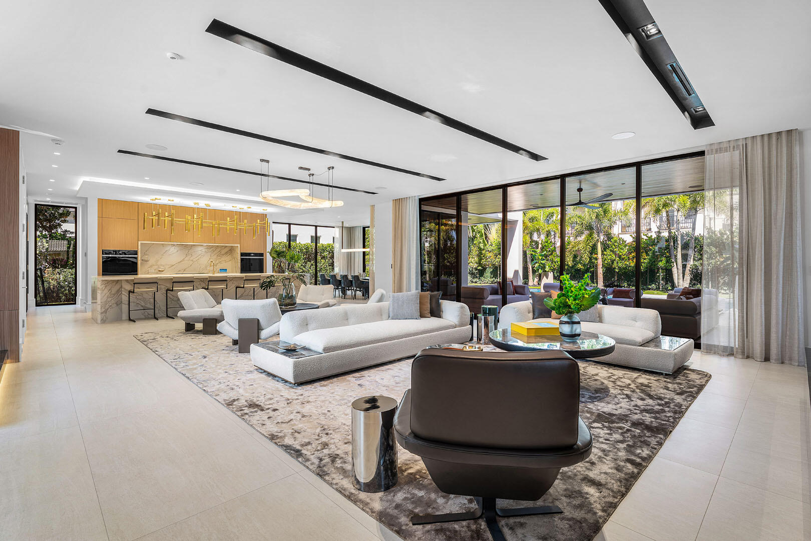 ROYAL PALM YACHT & COUNTRY CLUB - Residential