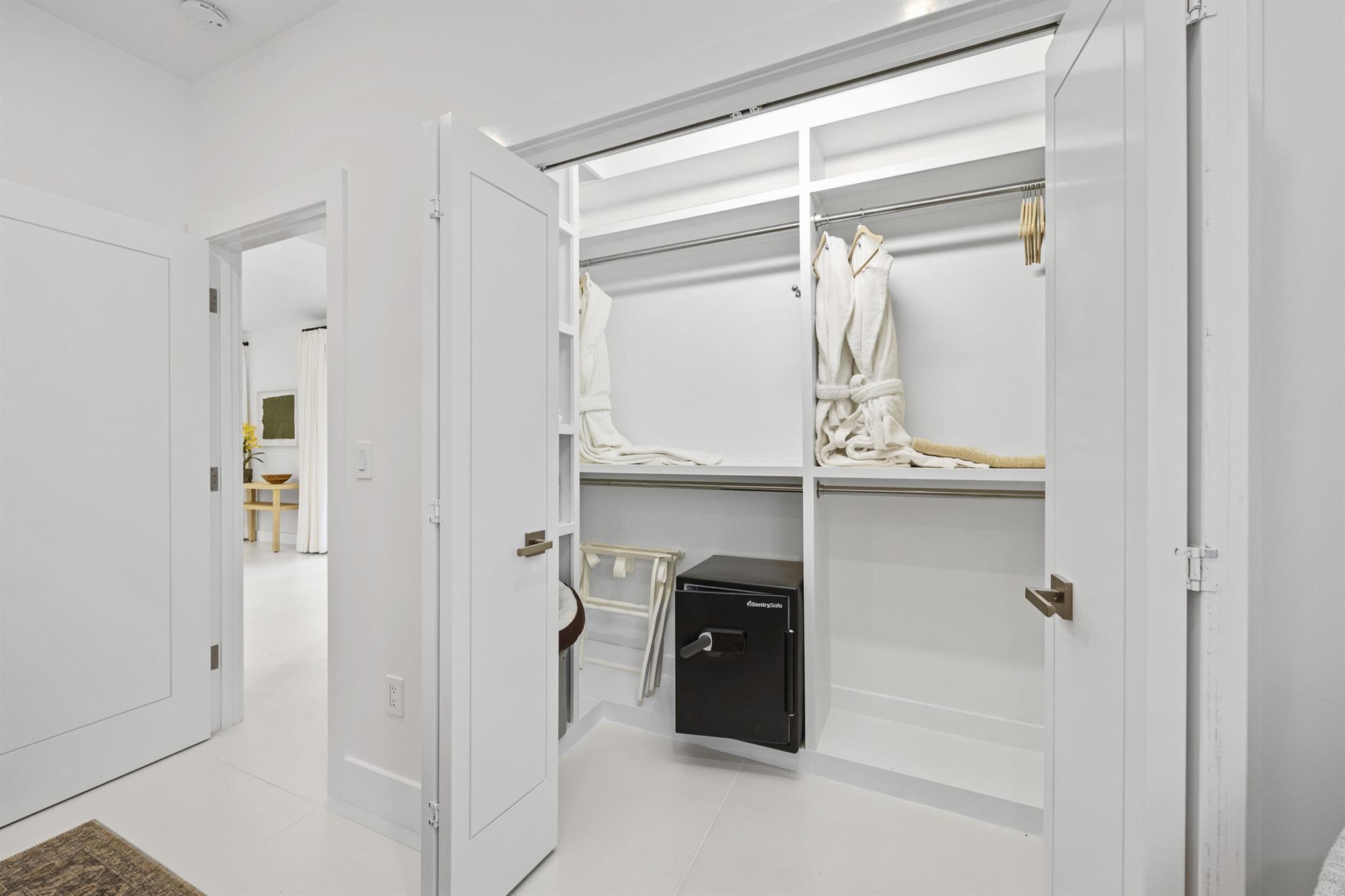 WELLINGTON AERO CLUB OF T - Residential