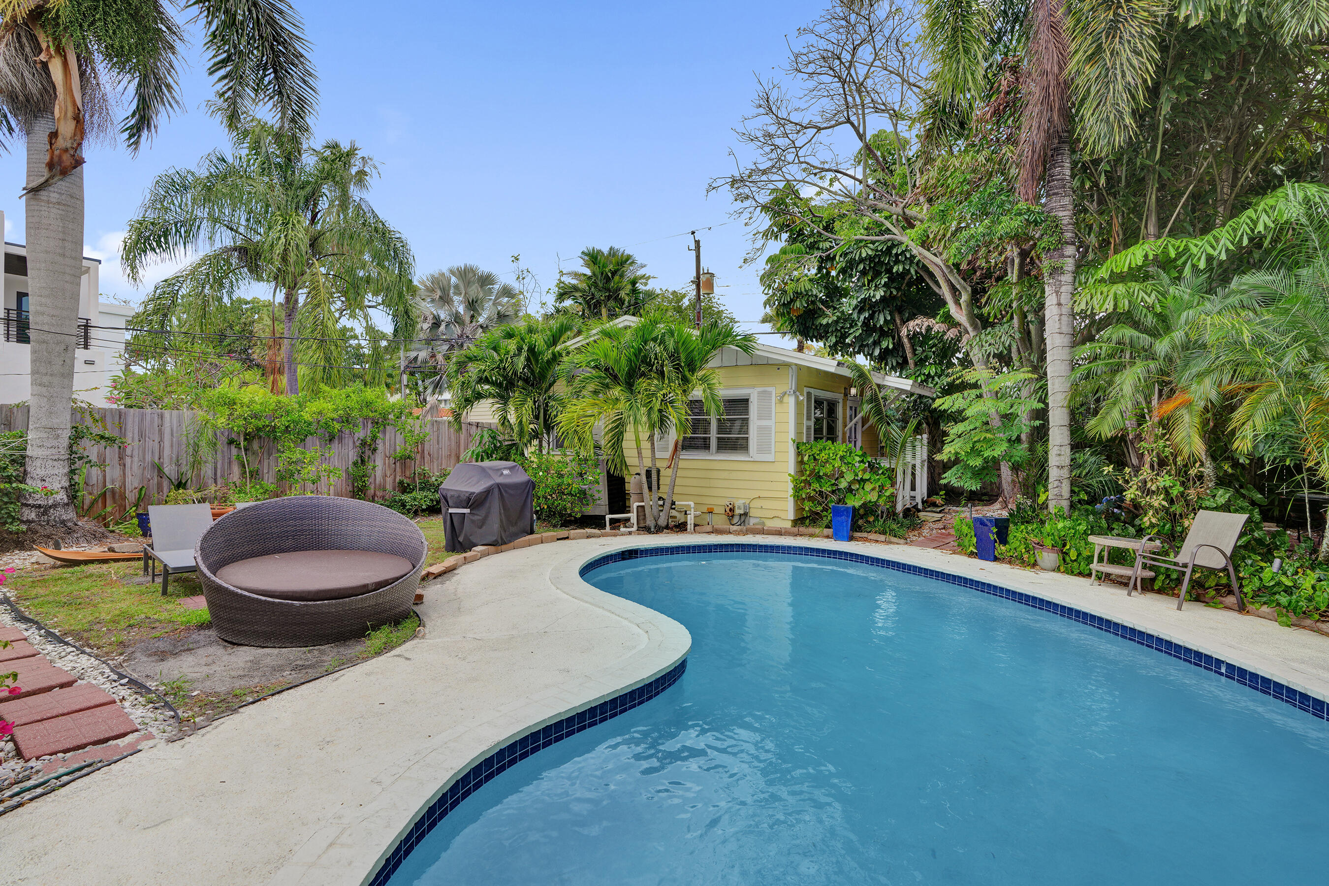 Halls Add 1-134 D - Residential