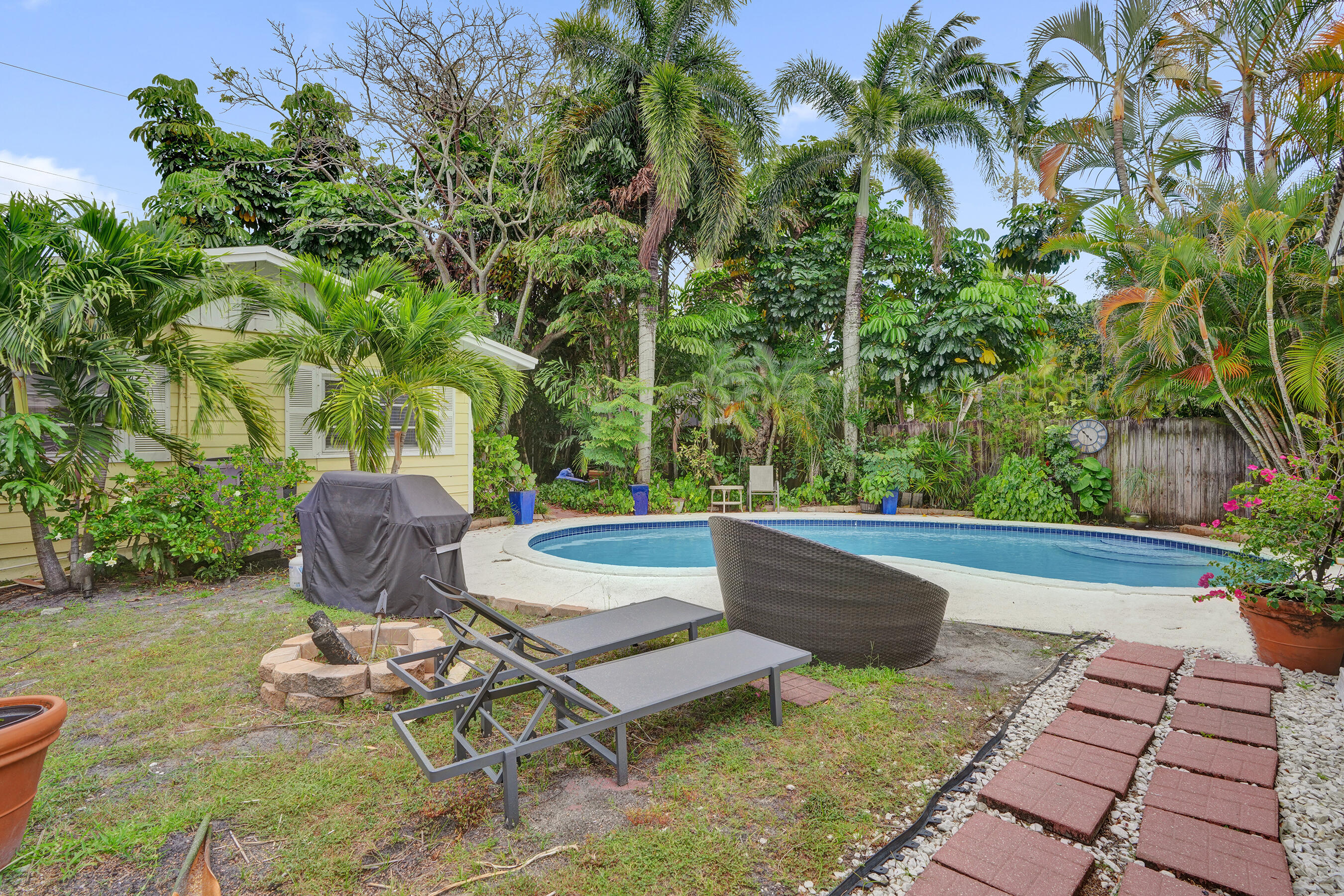 Halls Add 1-134 D - Residential