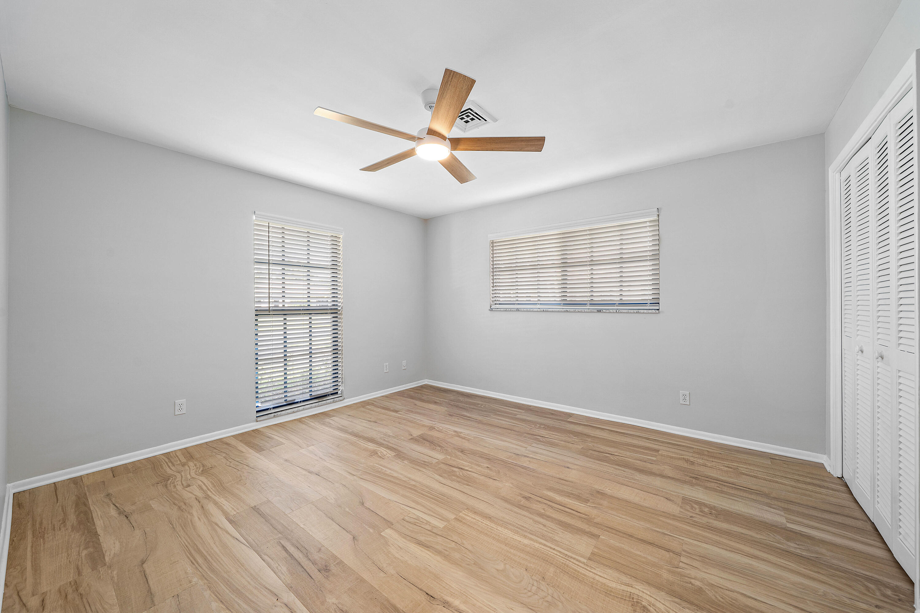 PINE VILLAS 10 - Residential