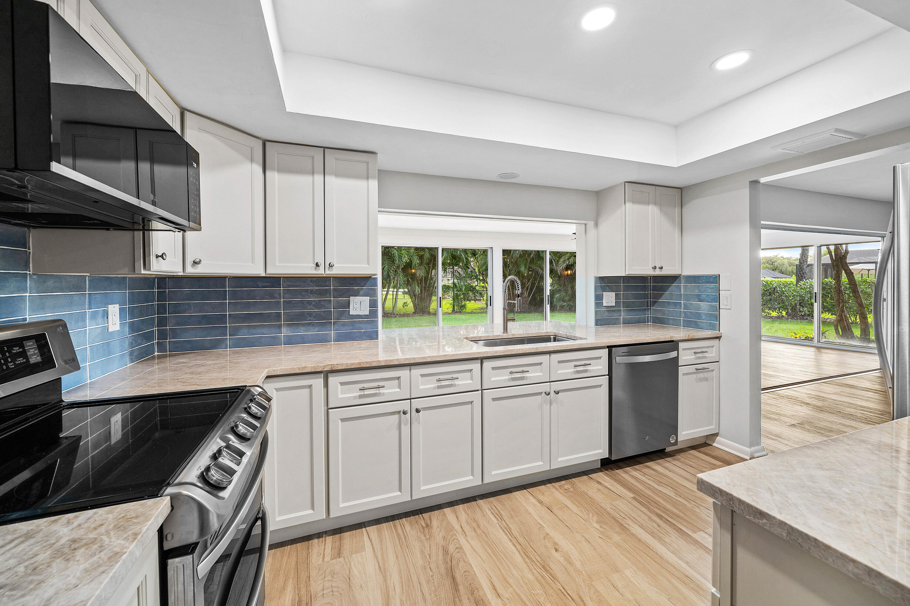PINE VILLAS 10 - Residential