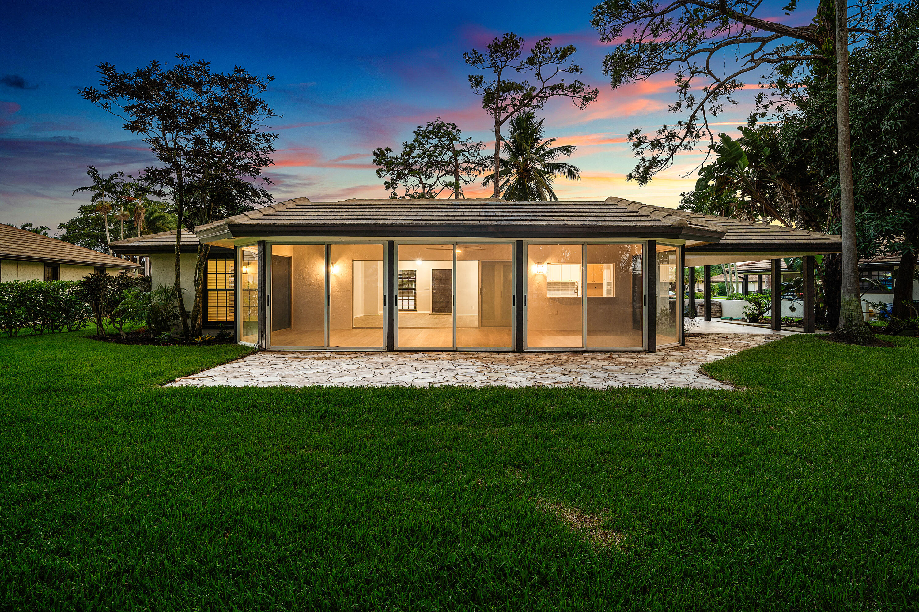 PINE VILLAS 10 - Residential
