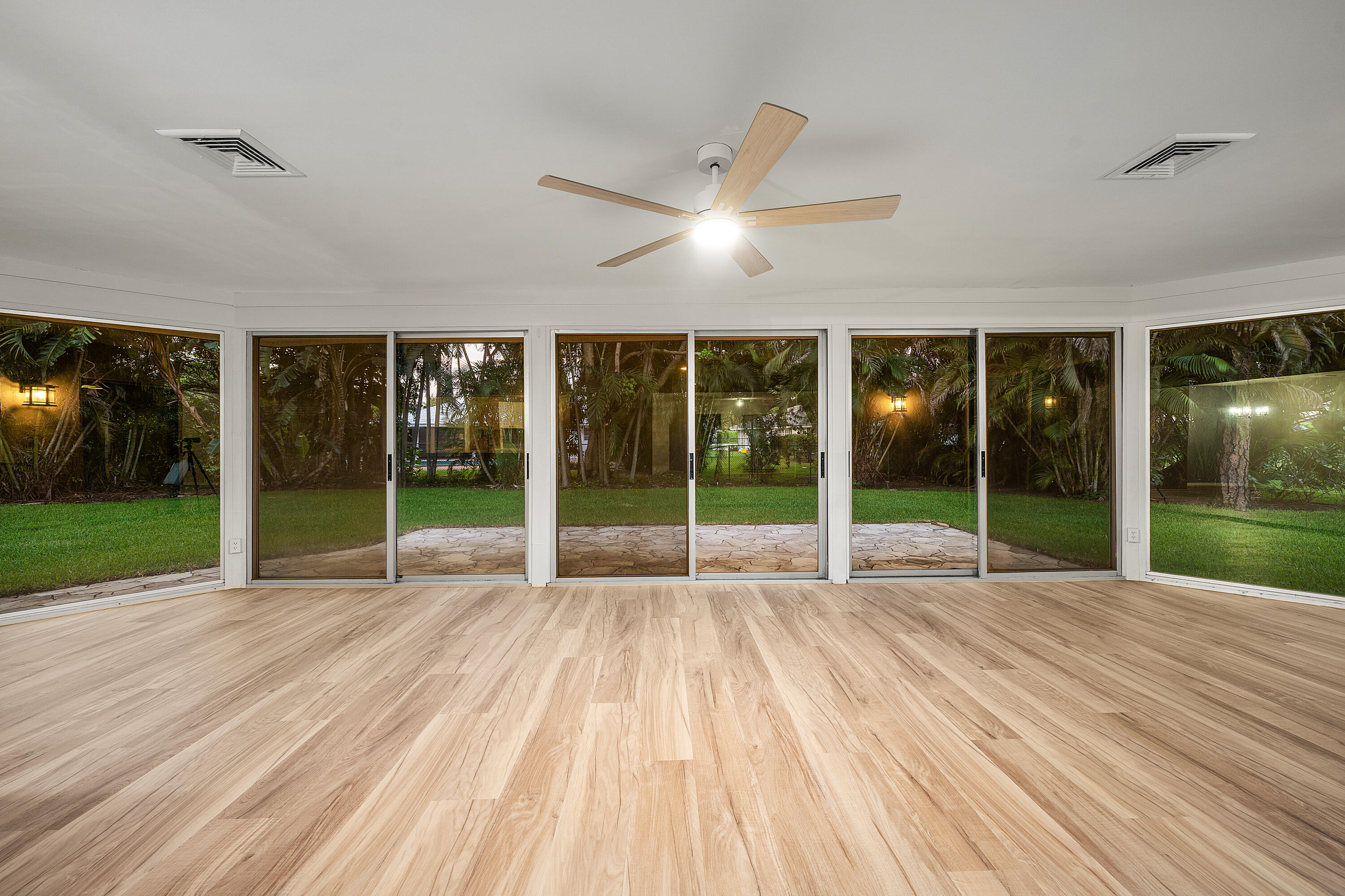 PINE VILLAS 10 - Residential