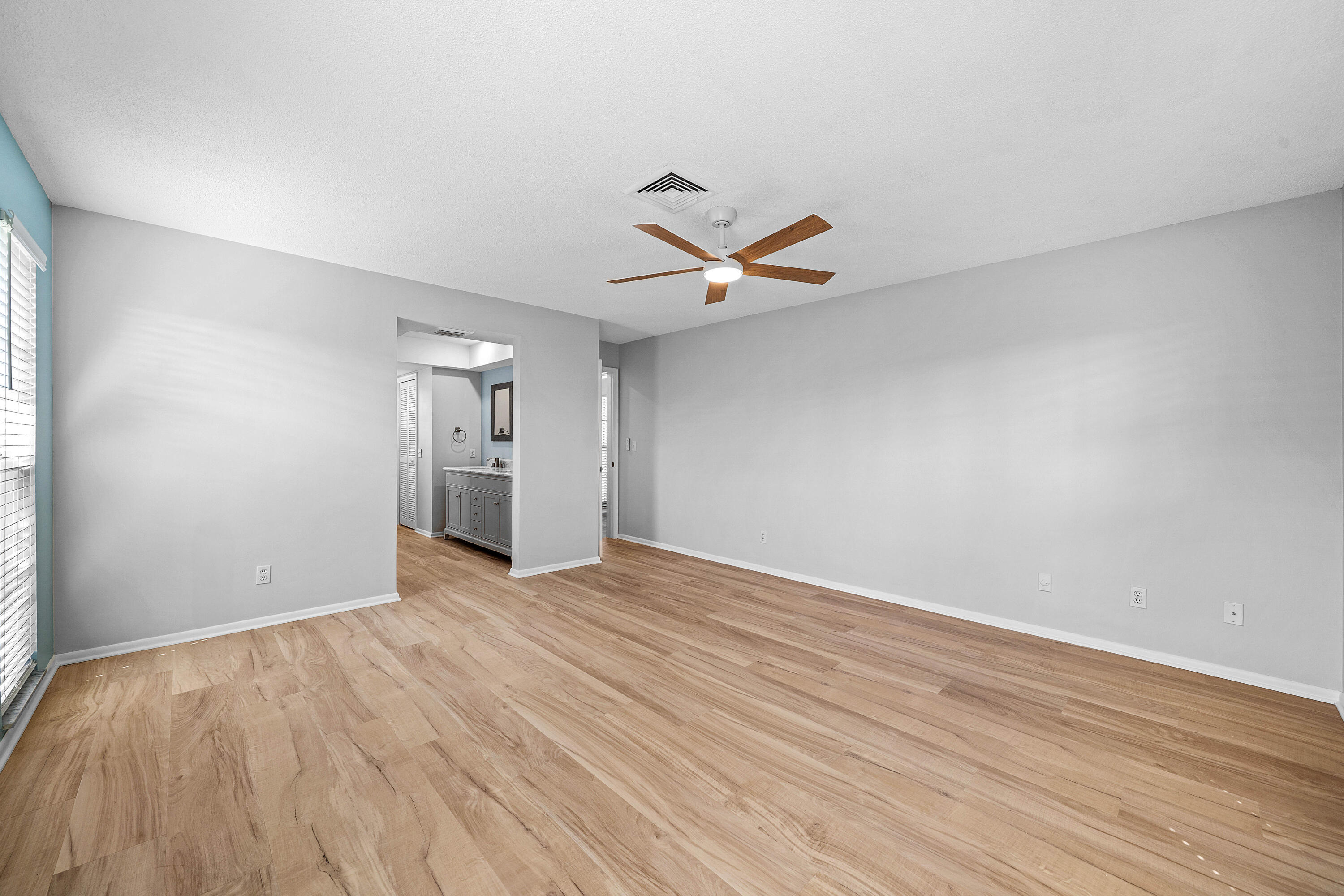 PINE VILLAS 10 - Residential