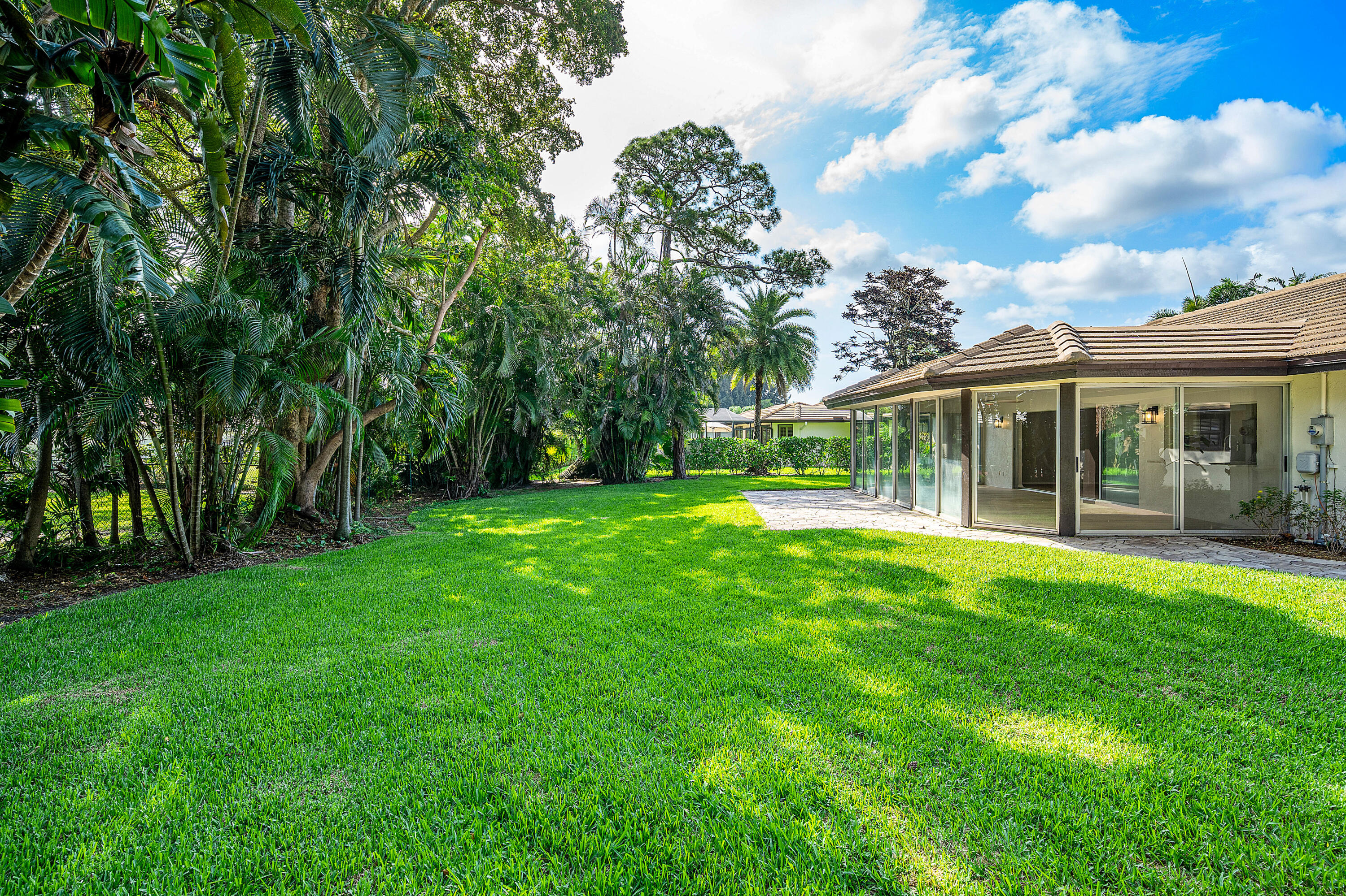 PINE VILLAS 10 - Residential