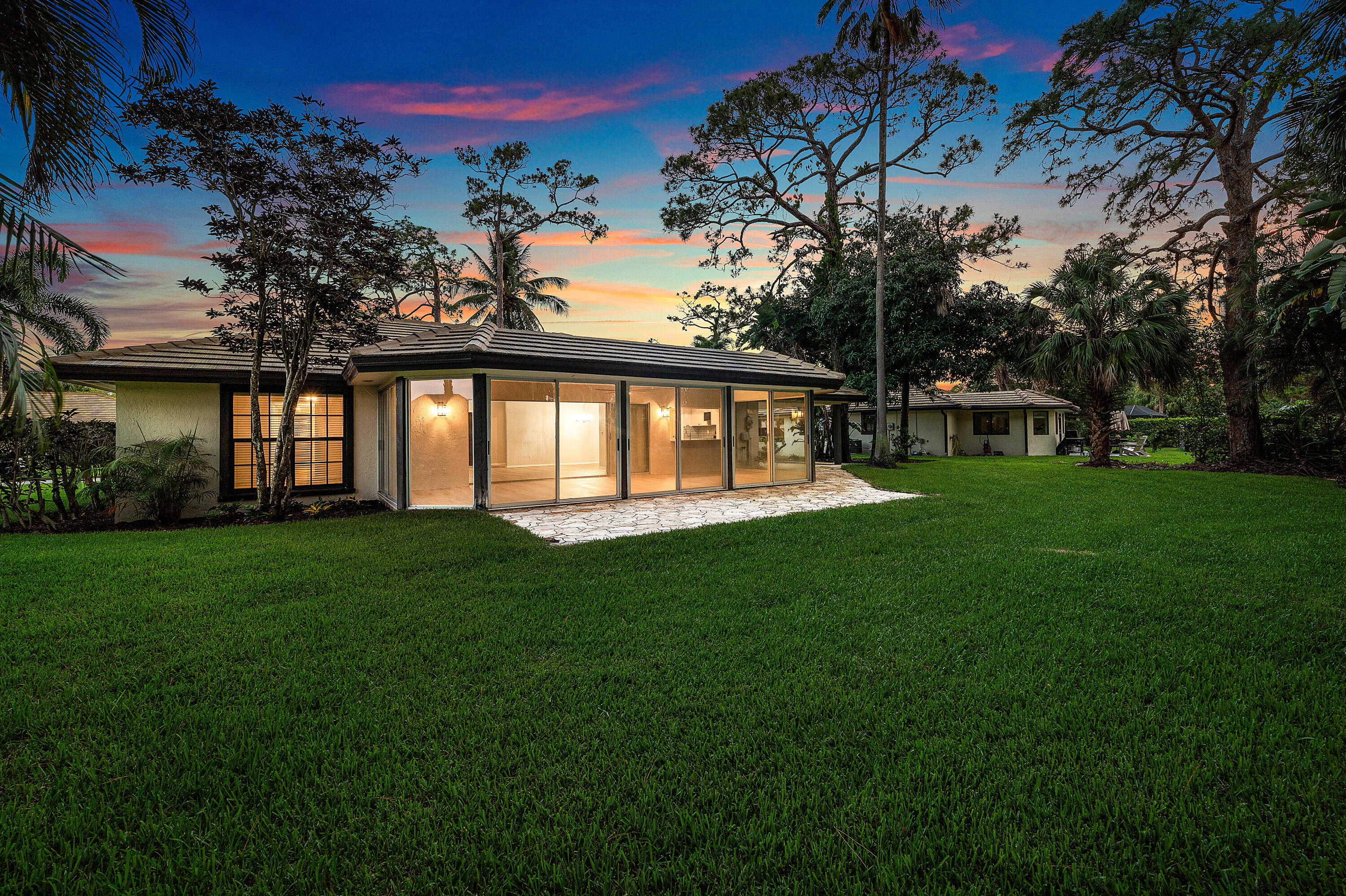 PINE VILLAS 10 - Residential