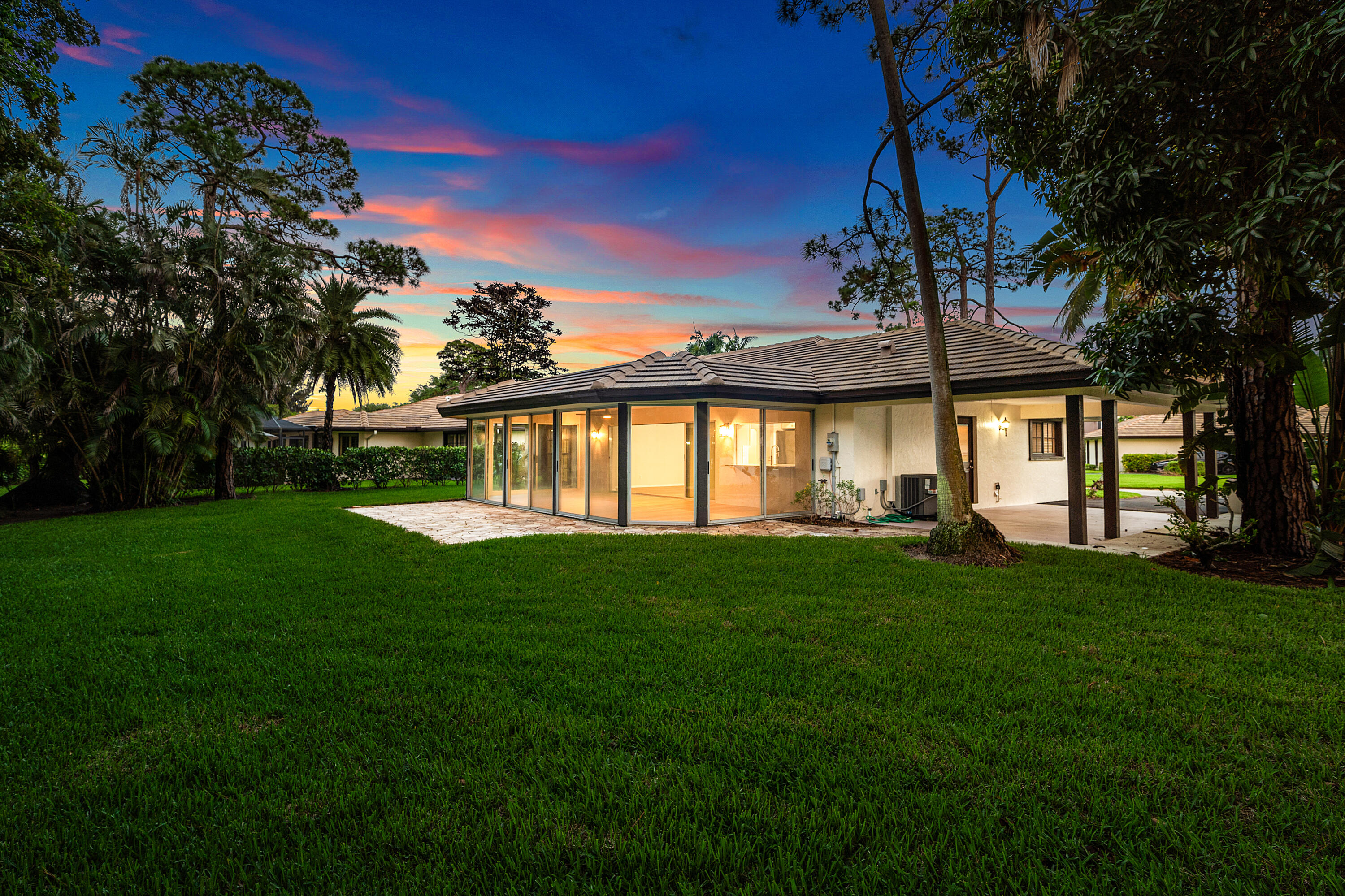 PINE VILLAS 10 - Residential