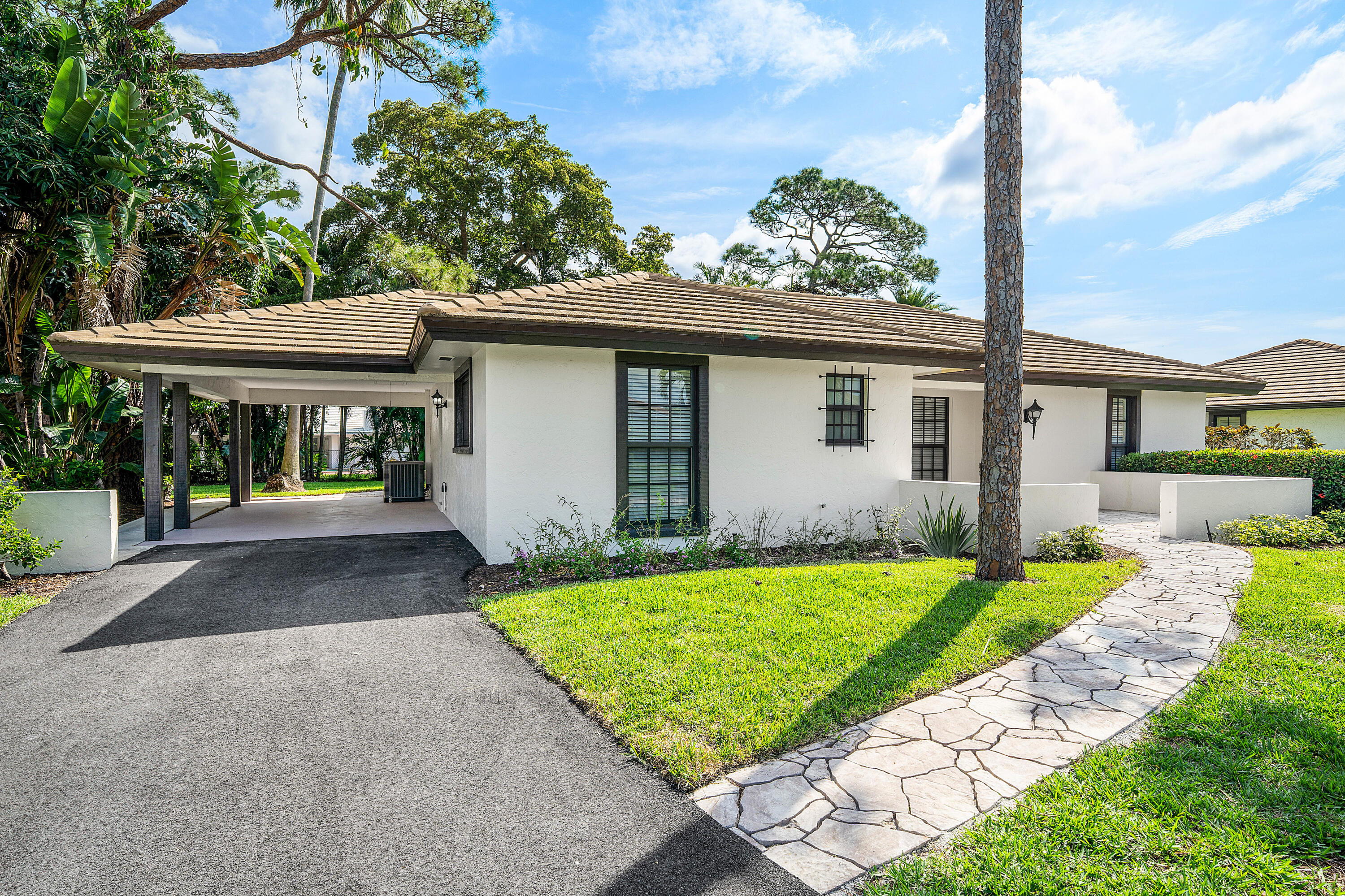 PINE VILLAS 10 - Residential