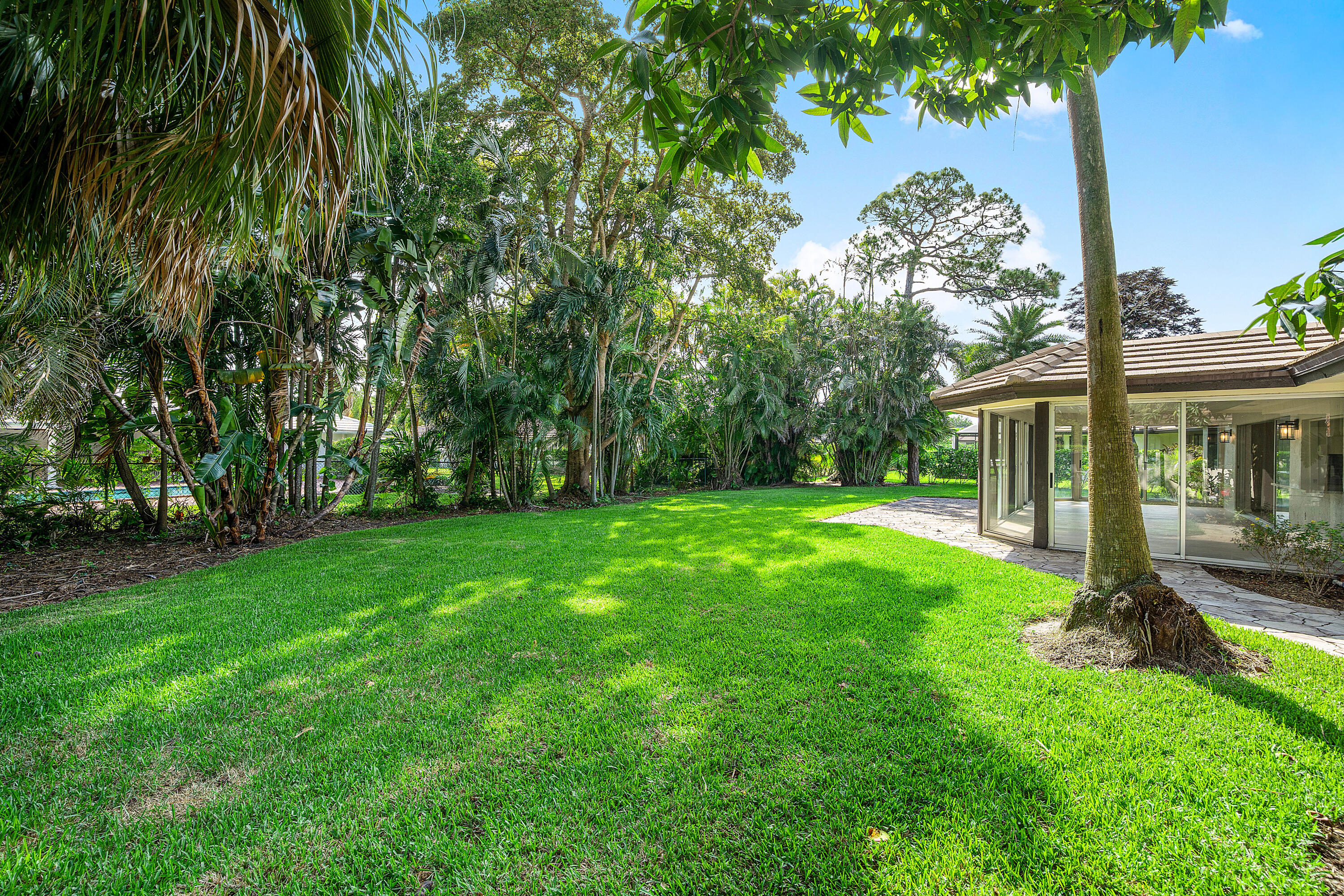 PINE VILLAS 10 - Residential