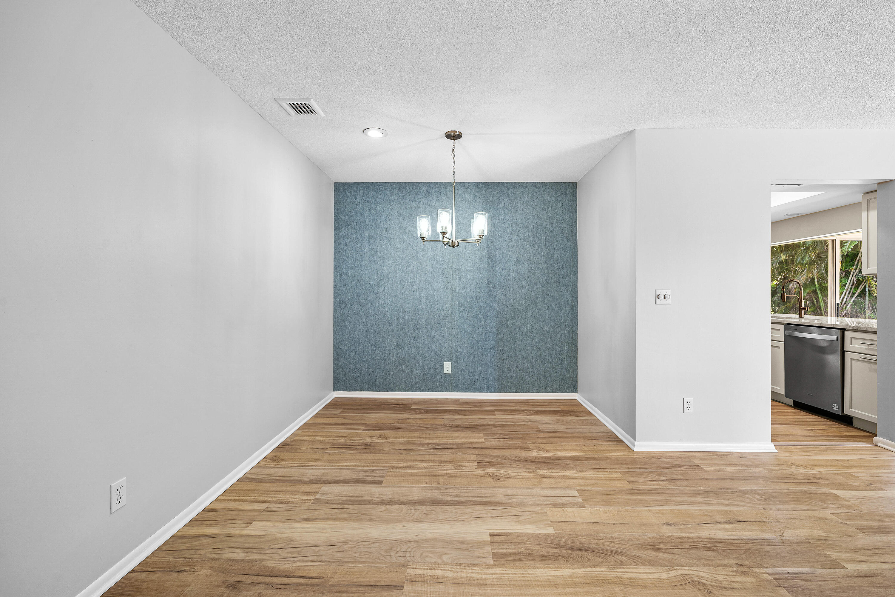 PINE VILLAS 10 - Residential