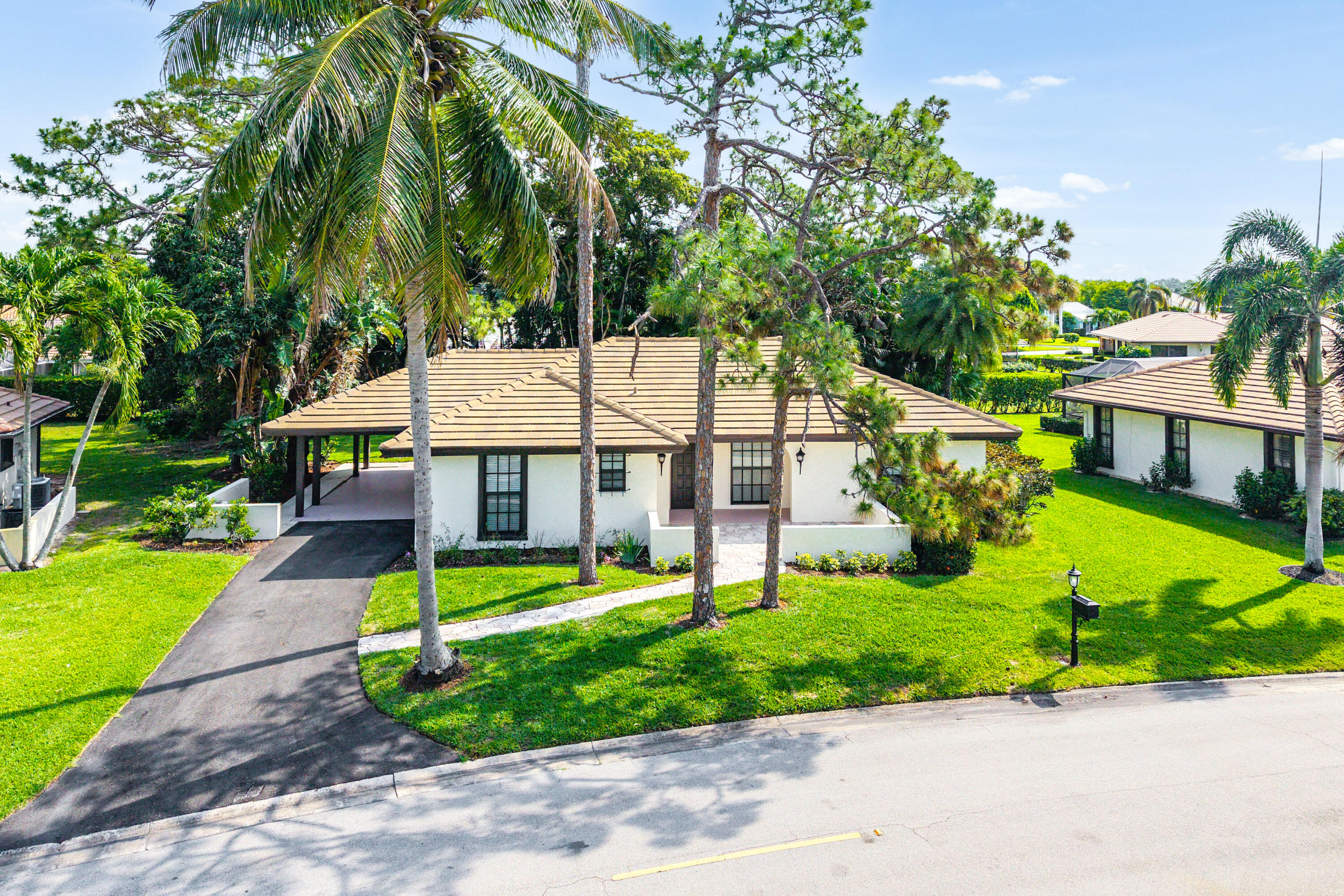 PINE VILLAS 10 - Residential