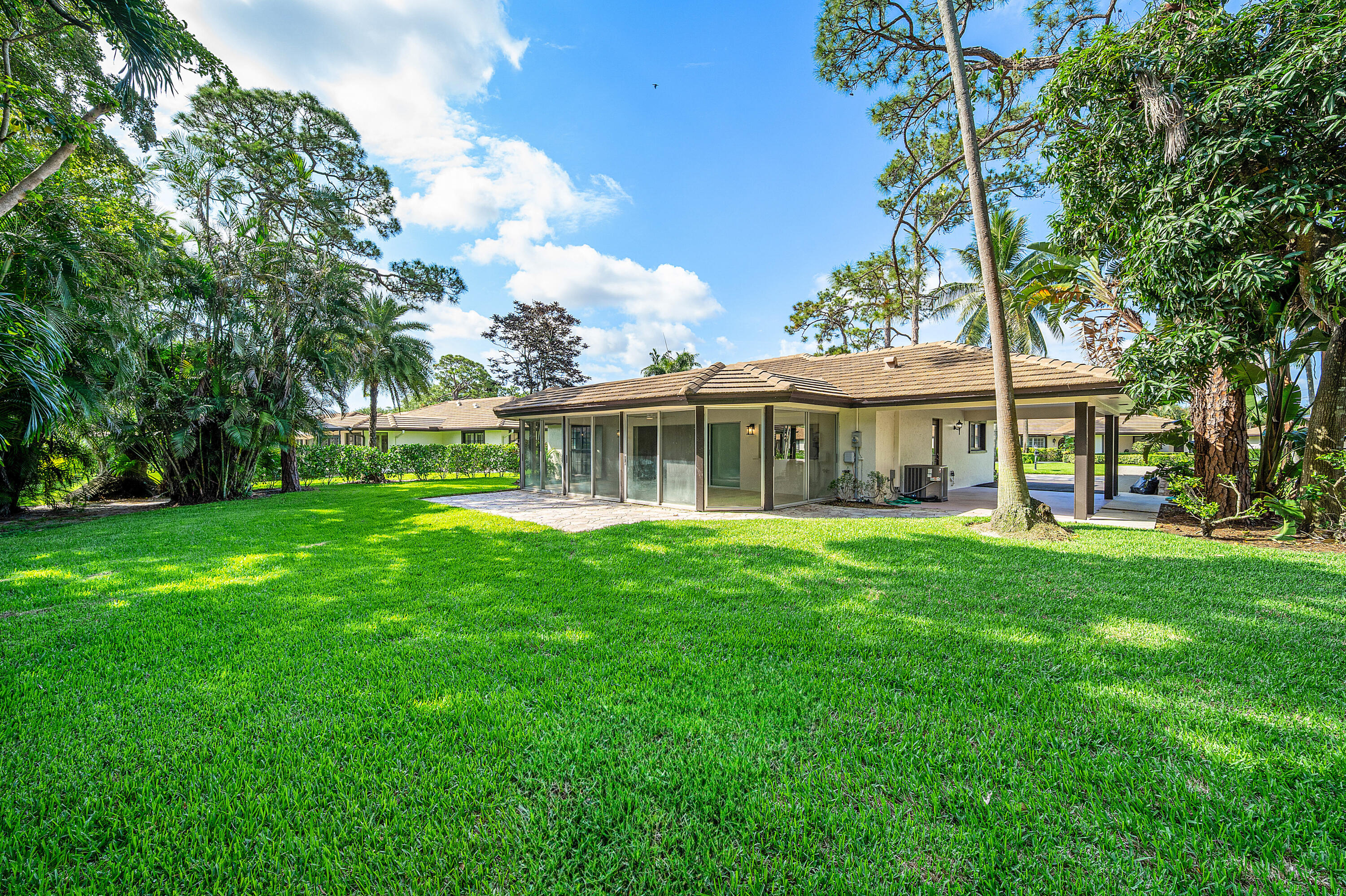 PINE VILLAS 10 - Residential