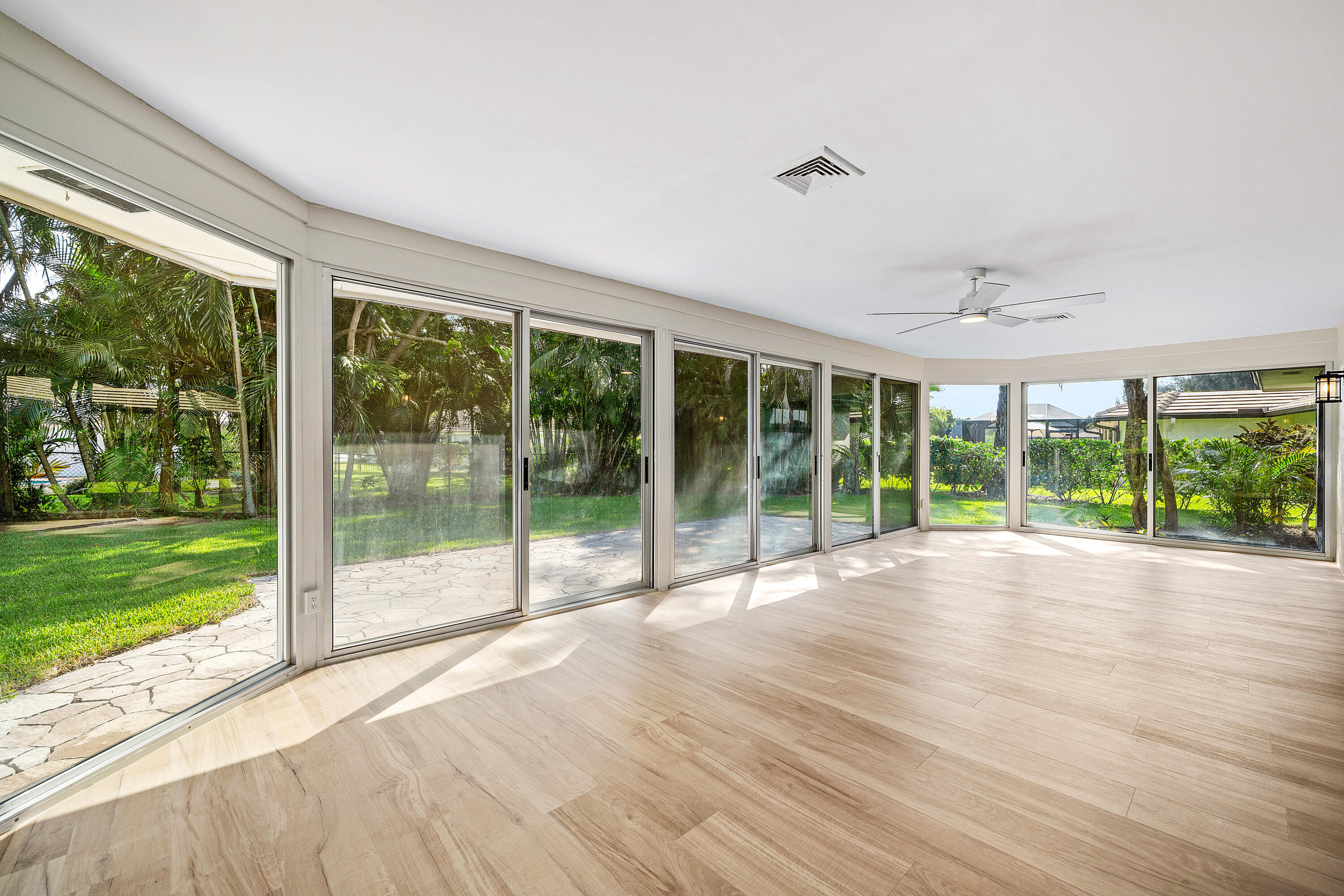 PINE VILLAS 10 - Residential