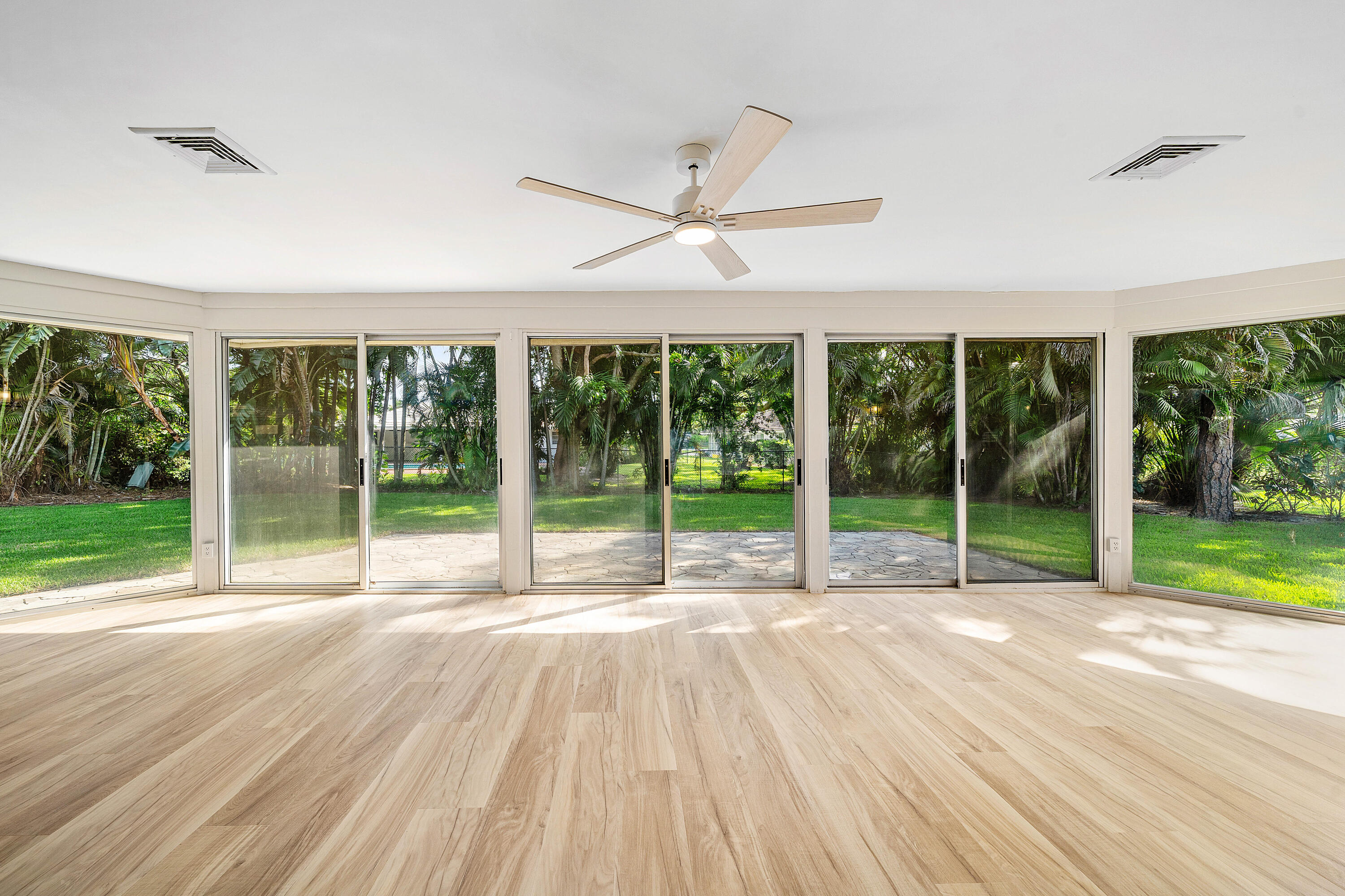 PINE VILLAS 10 - Residential