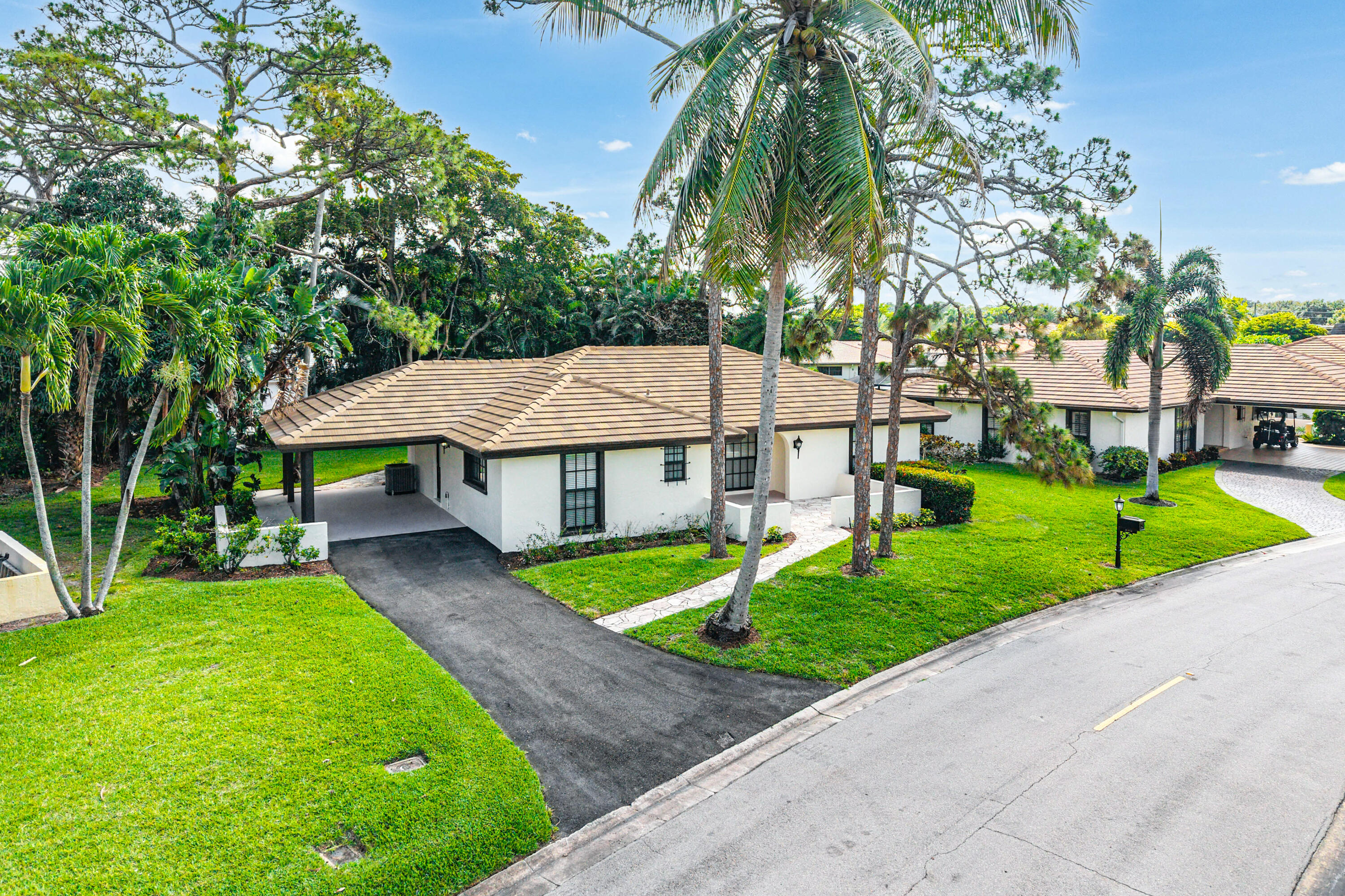PINE VILLAS 10 - Residential