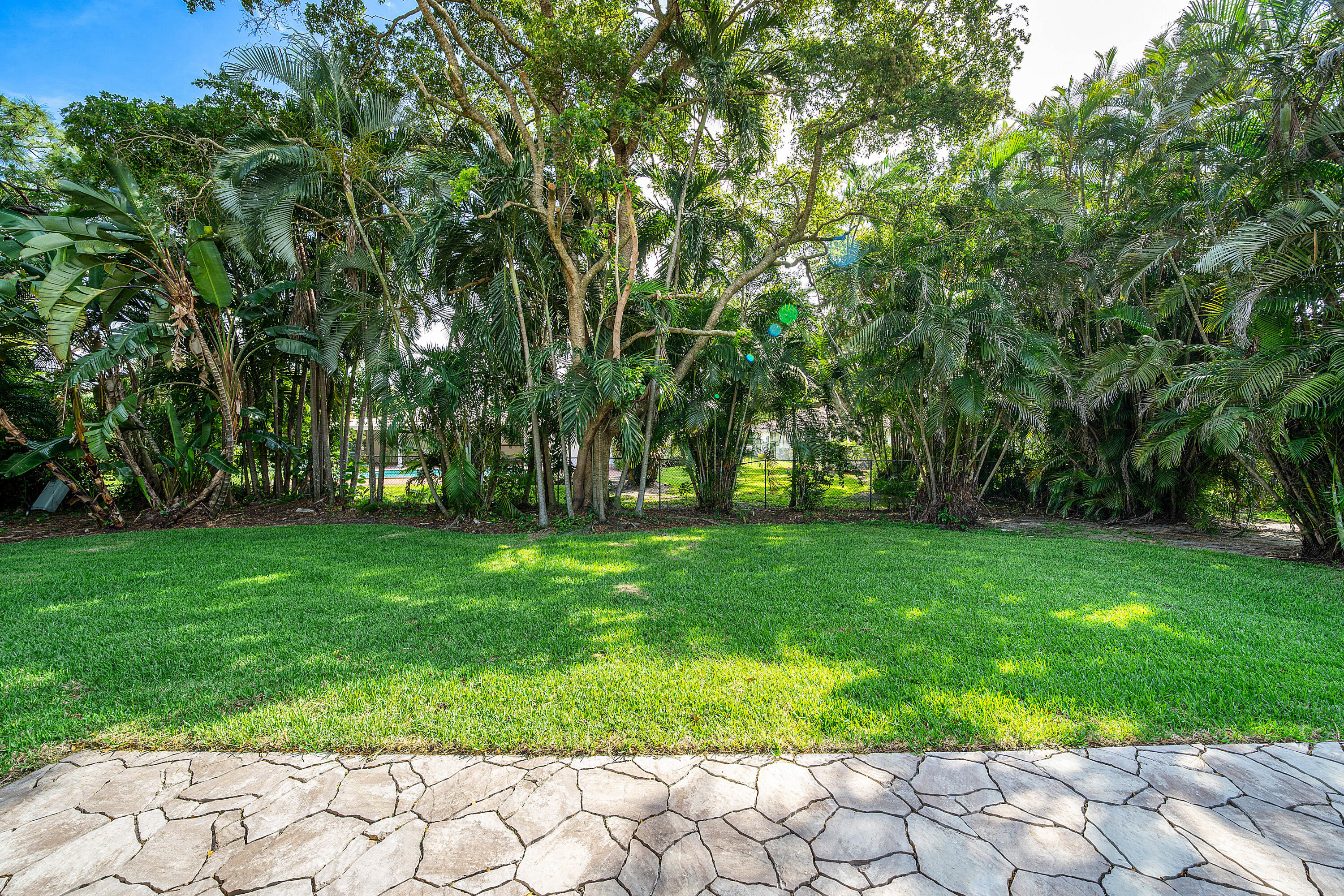 PINE VILLAS 10 - Residential