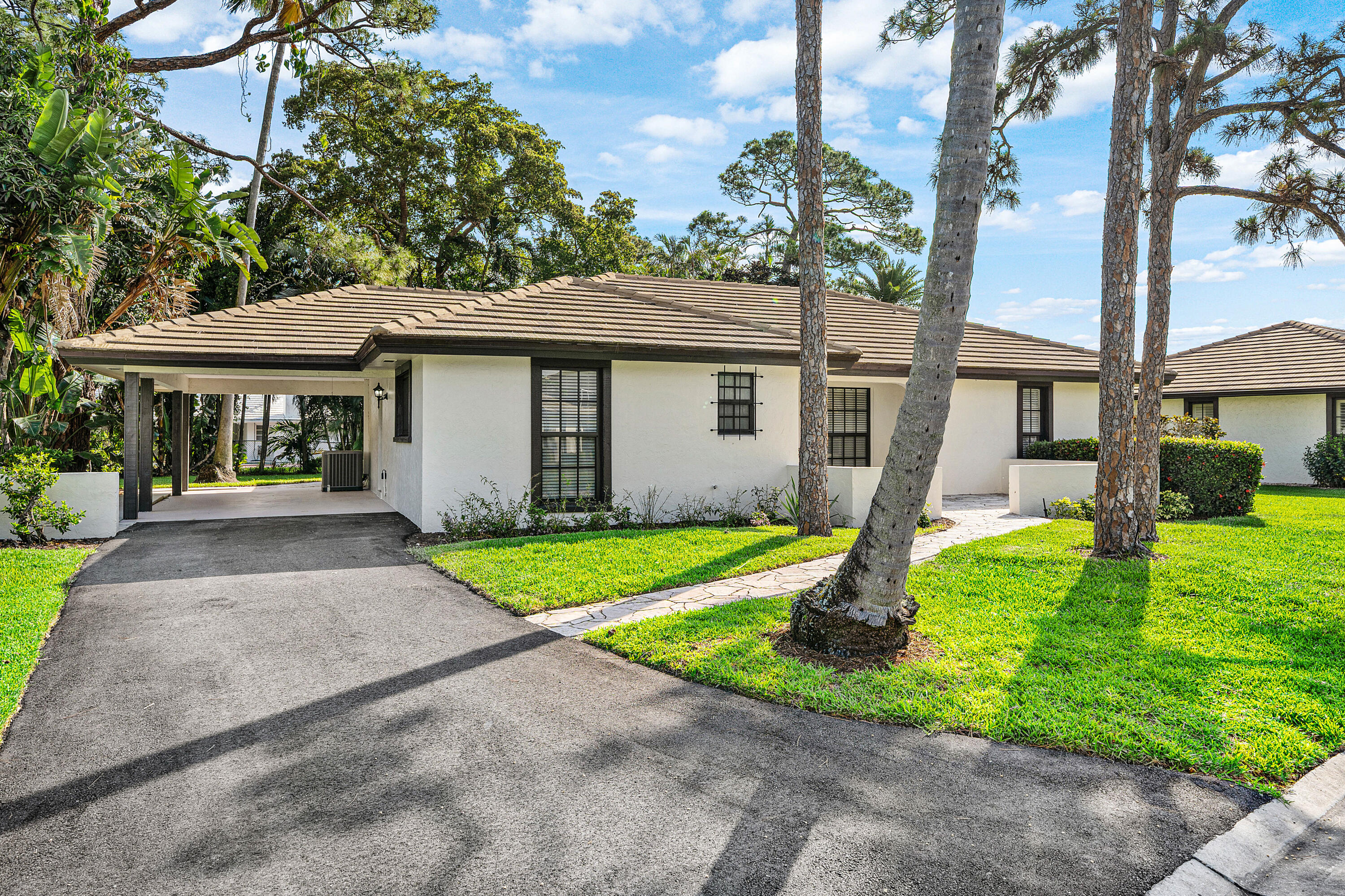 PINE VILLAS 10 - Residential