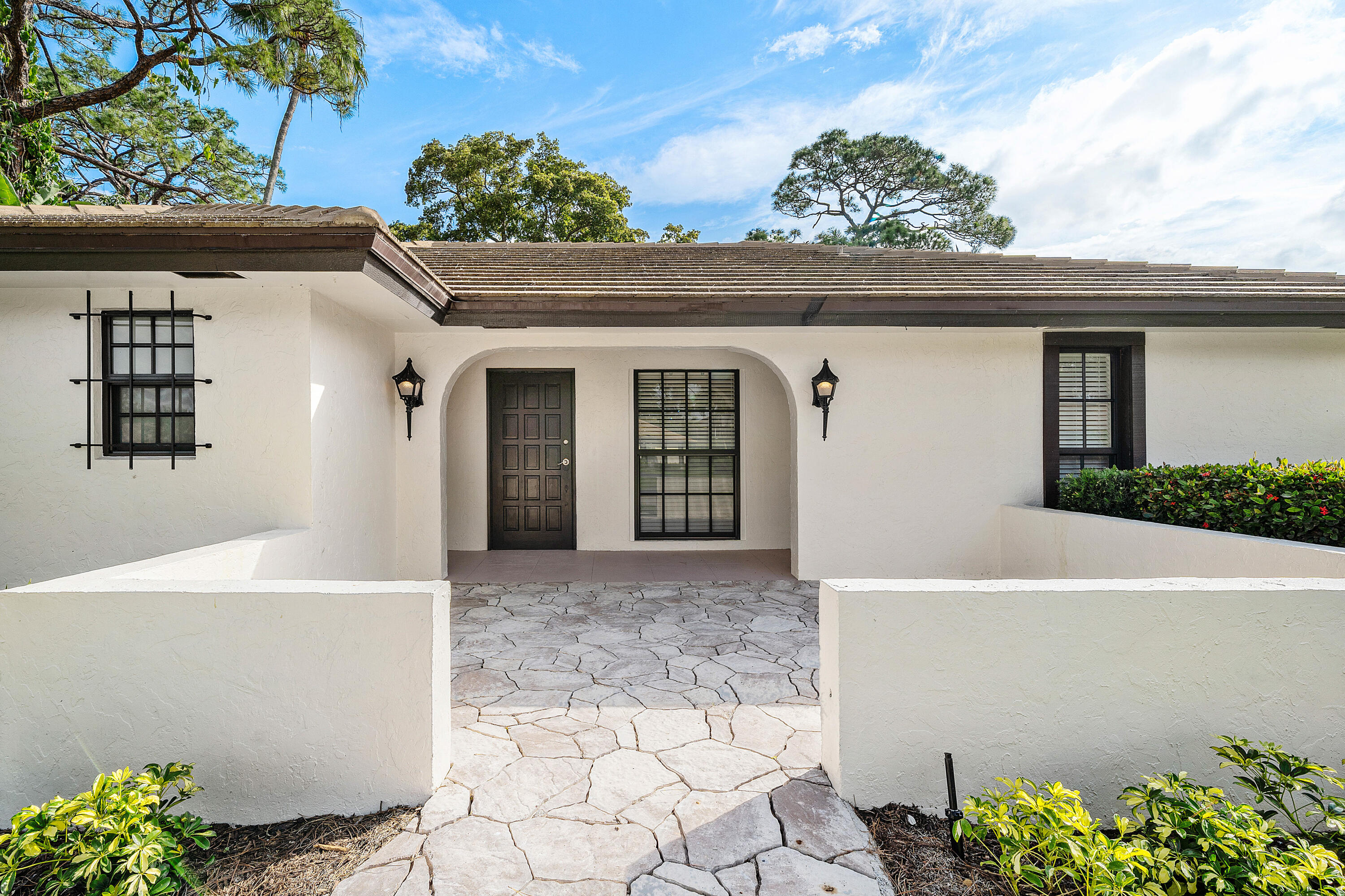 PINE VILLAS 10 - Residential
