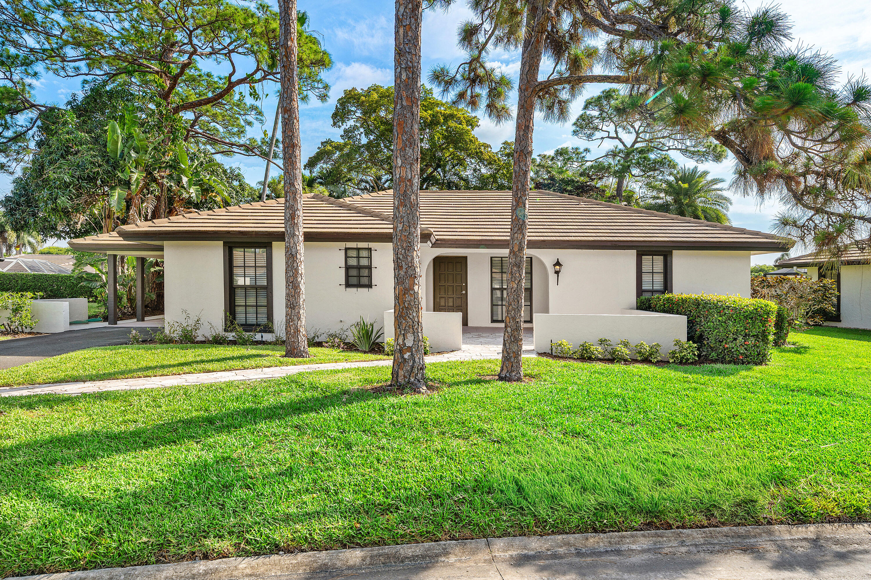 PINE VILLAS 10 - Residential
