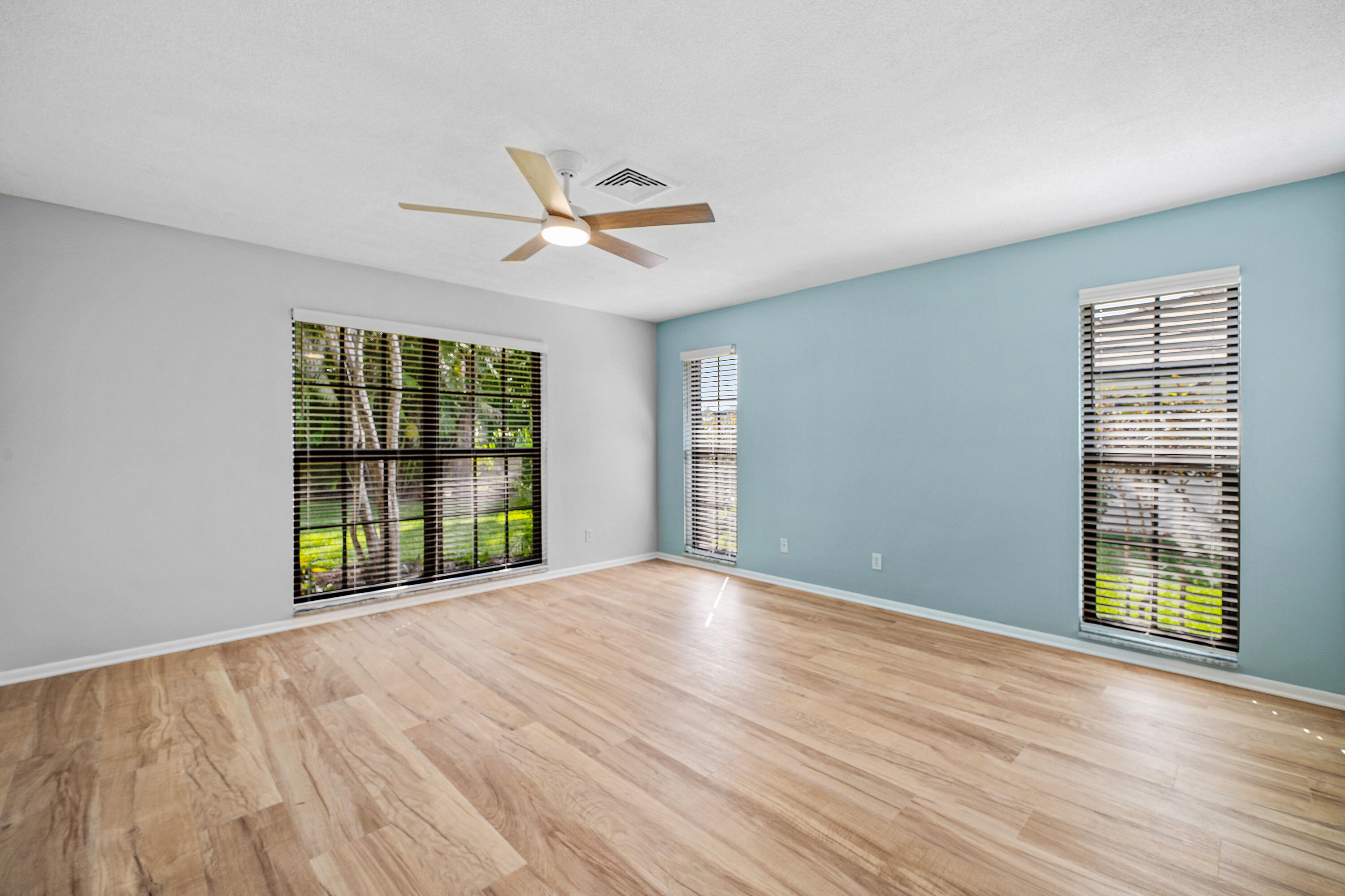 PINE VILLAS 10 - Residential