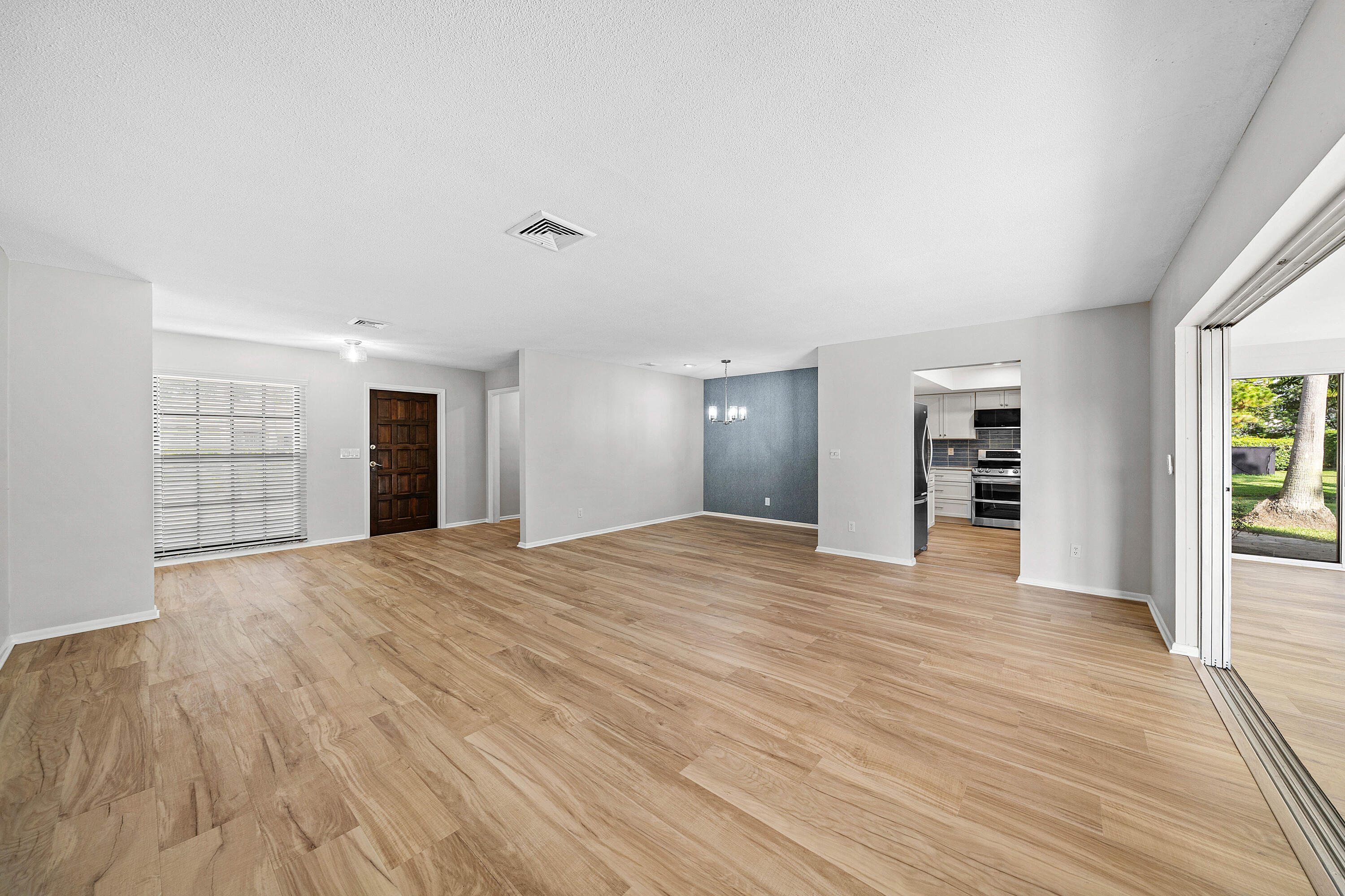 PINE VILLAS 10 - Residential