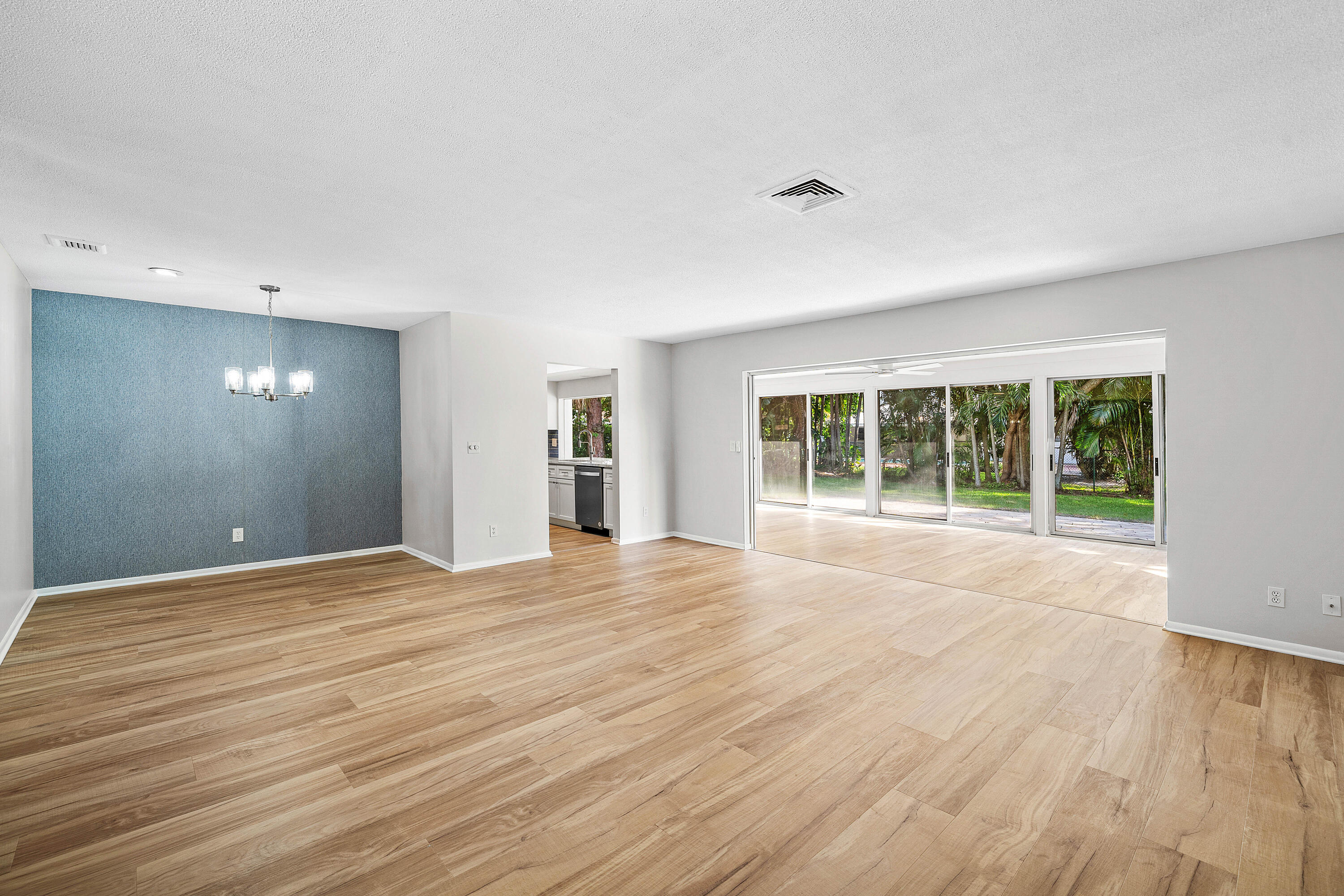 PINE VILLAS 10 - Residential