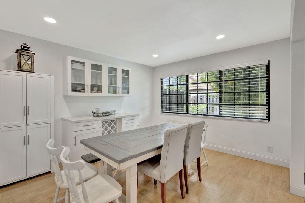 Photo of 146 Weybridge Circle #B, Royal Palm Beach, FL 33411 (MLS # B26007781)