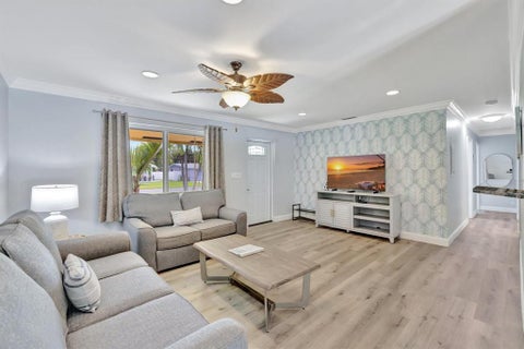 Tiny photo for 925 NE 25th Avenue, Pompano Beach, FL 33062 (MLS # B26047891)