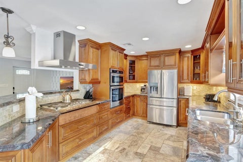 Tiny photo for 925 NE 25th Avenue, Pompano Beach, FL 33062 (MLS # B26047891)