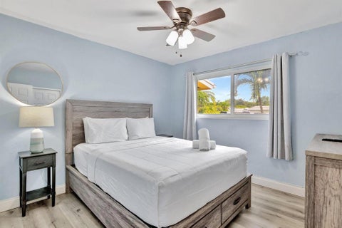 Tiny photo for 925 NE 25th Avenue, Pompano Beach, FL 33062 (MLS # B26047891)
