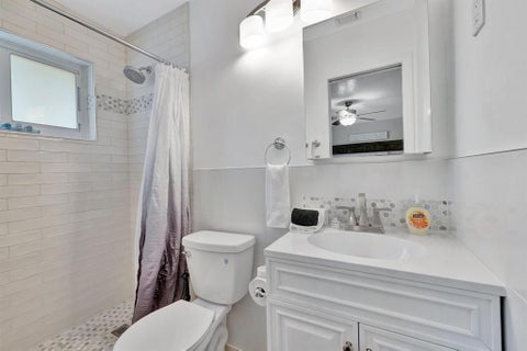 Tiny photo for 925 NE 25th Avenue, Pompano Beach, FL 33062 (MLS # B26047891)