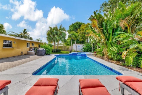 Tiny photo for 925 NE 25th Avenue, Pompano Beach, FL 33062 (MLS # B26047891)