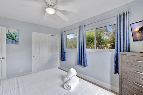 Tiny photo for 925 NE 25th Avenue, Pompano Beach, FL 33062 (MLS # B26047891)
